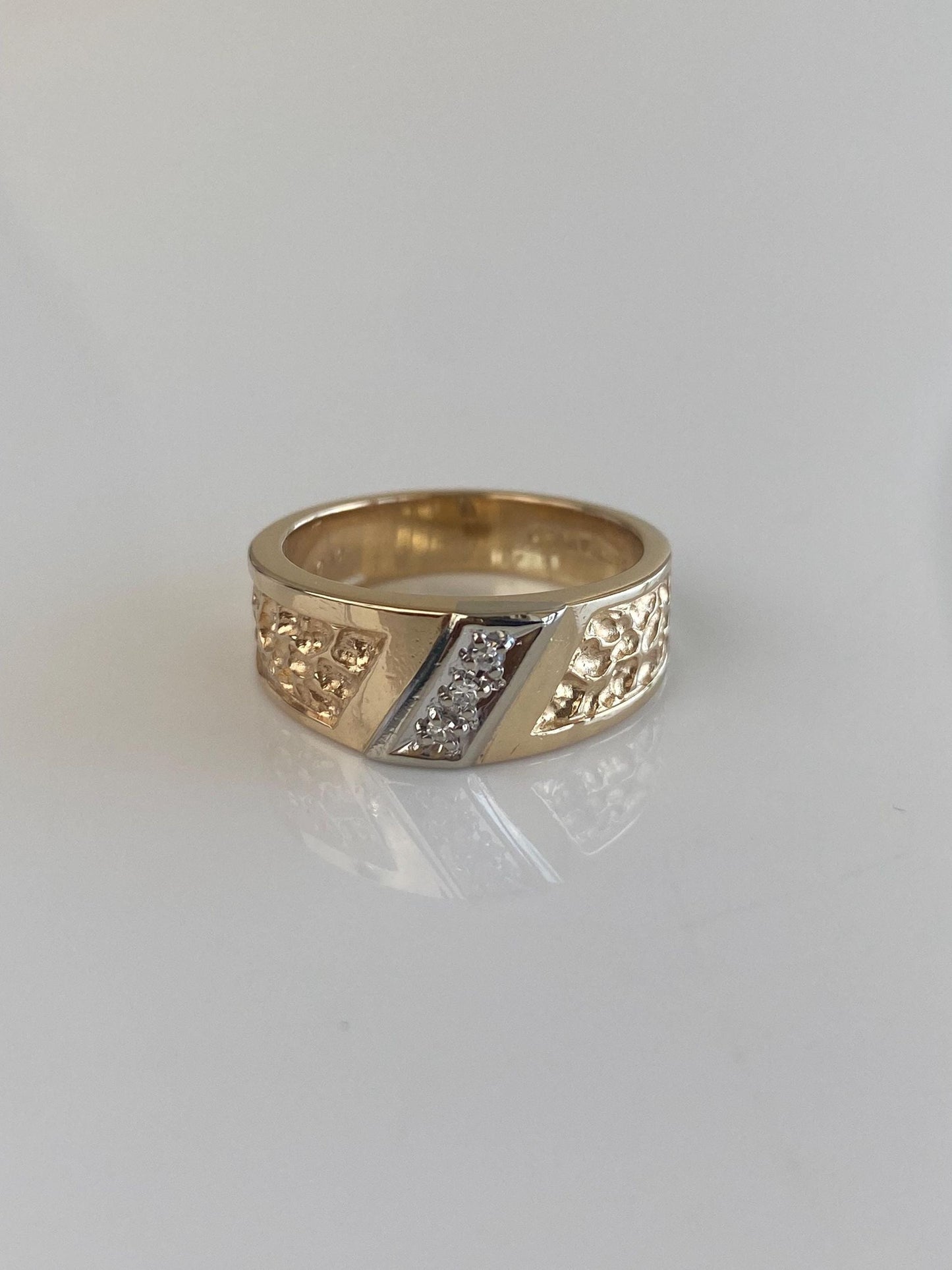 Vintage Solid 14k White & Yellow Gold Diamond Ring Band - Size 6.5