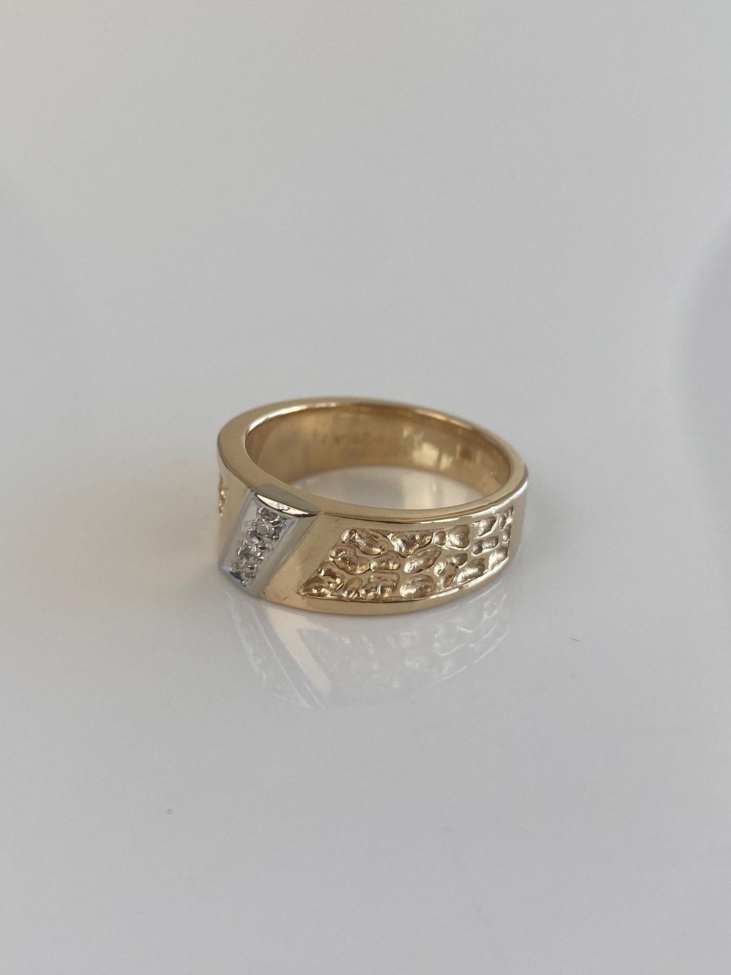 Vintage Solid 14k White & Yellow Gold Diamond Ring Band - Size 6.5
