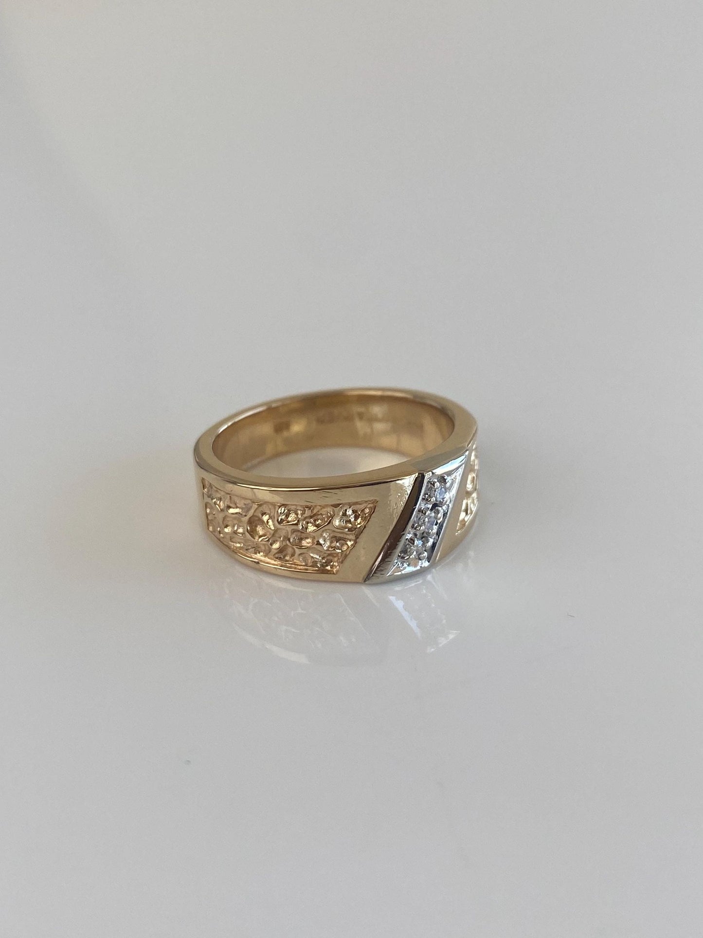 Vintage Solid 14k White & Yellow Gold Diamond Ring Band - Size 6.5