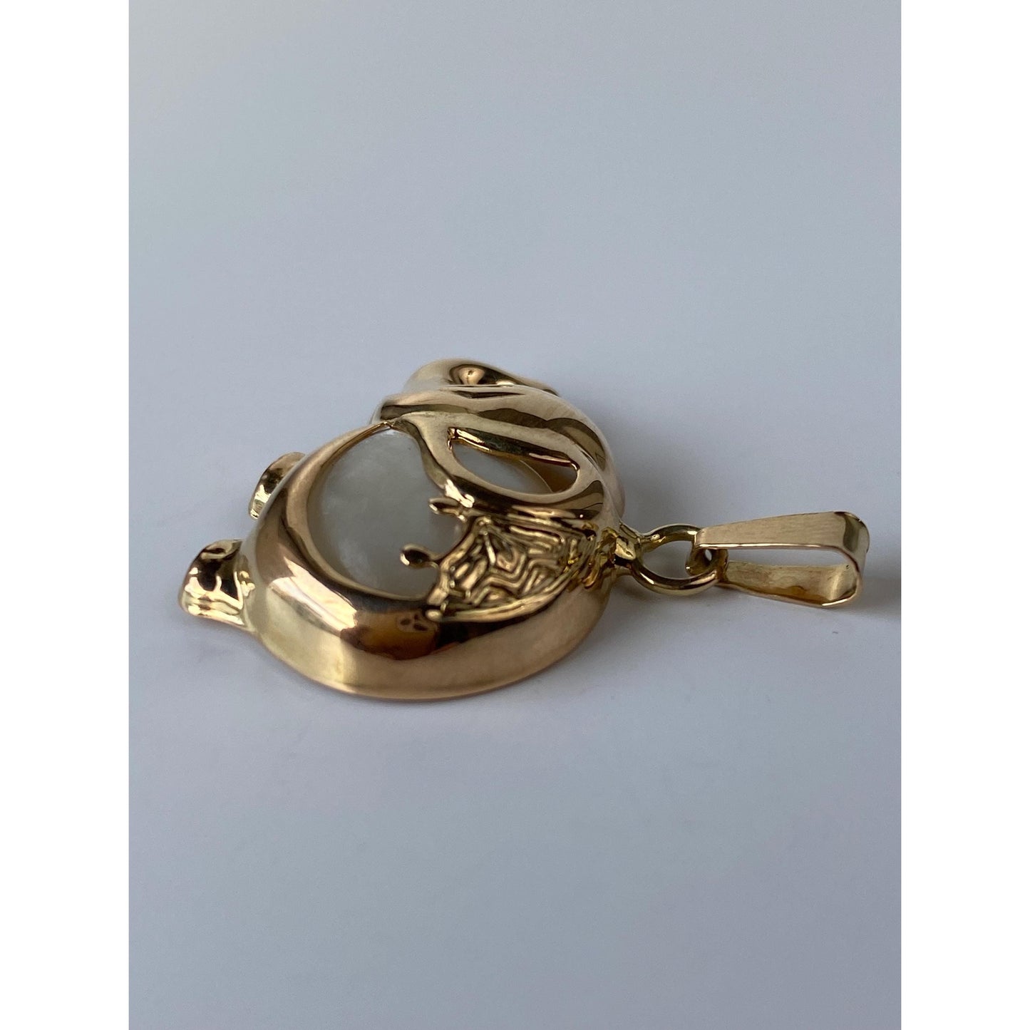 Vintage Solid 14k Yellow Gold Mother Of Pearl Elephant Charm