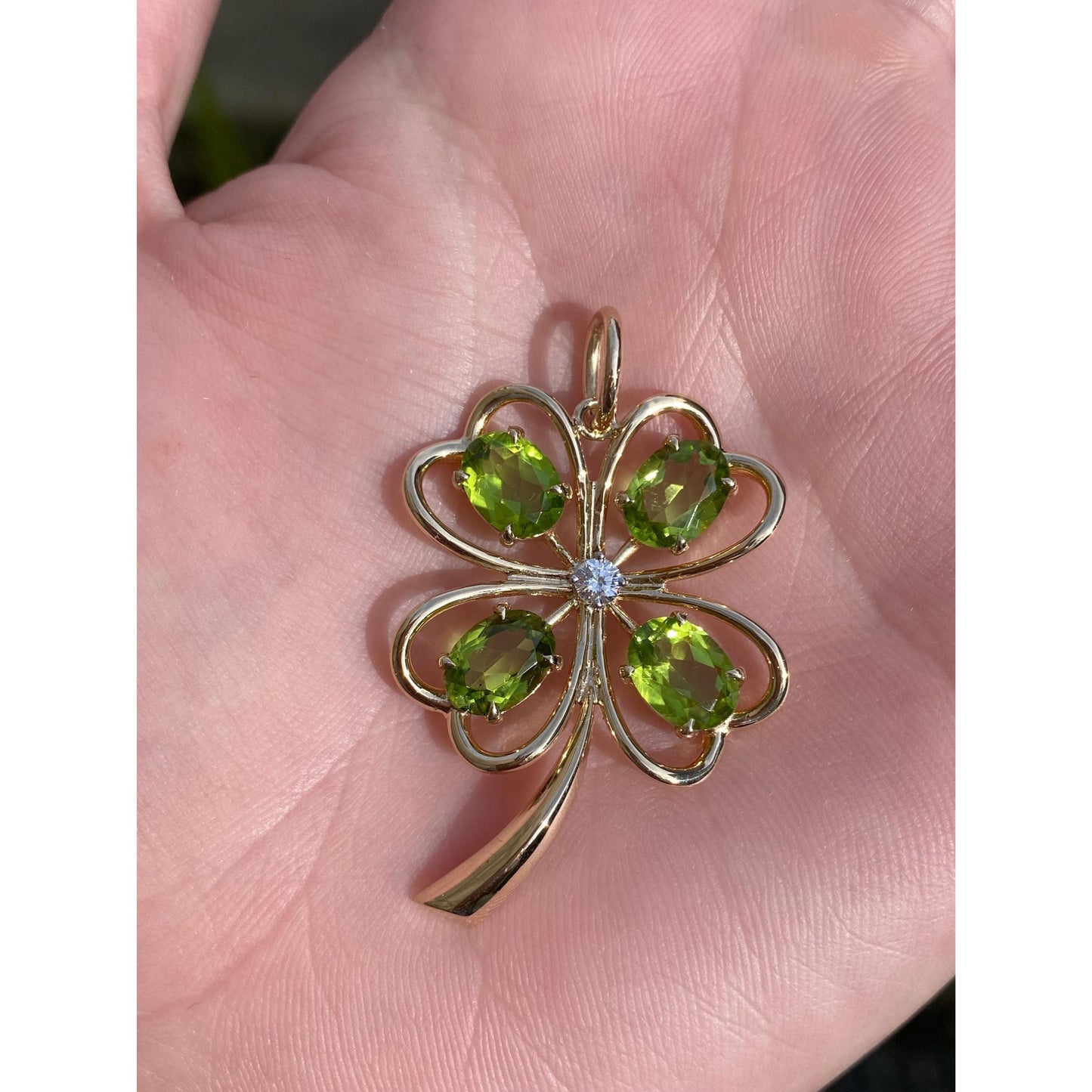 Vintage Solid 14k Yellow Gold Diamond Peridot Four Leaf Clover Charm