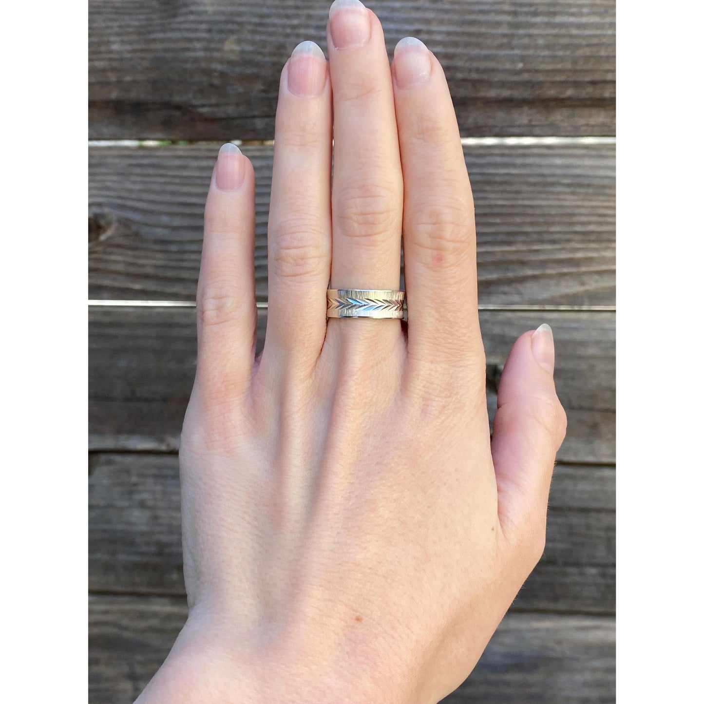 Vintage Solid 14k White Gold Diamond Cut Ring Band - Size 7.5