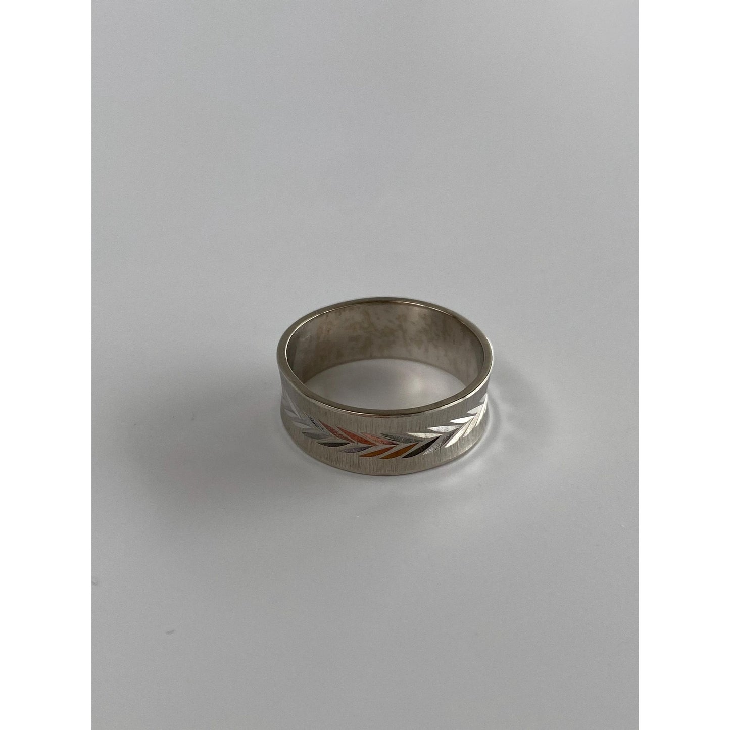 Vintage Solid 14k White Gold Diamond Cut Ring Band - Size 7.5