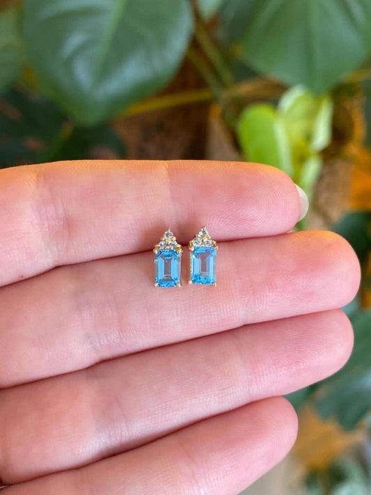 Vintage Solid 10k Yellow Gold Clear & Blue Topaz Stud Earrings