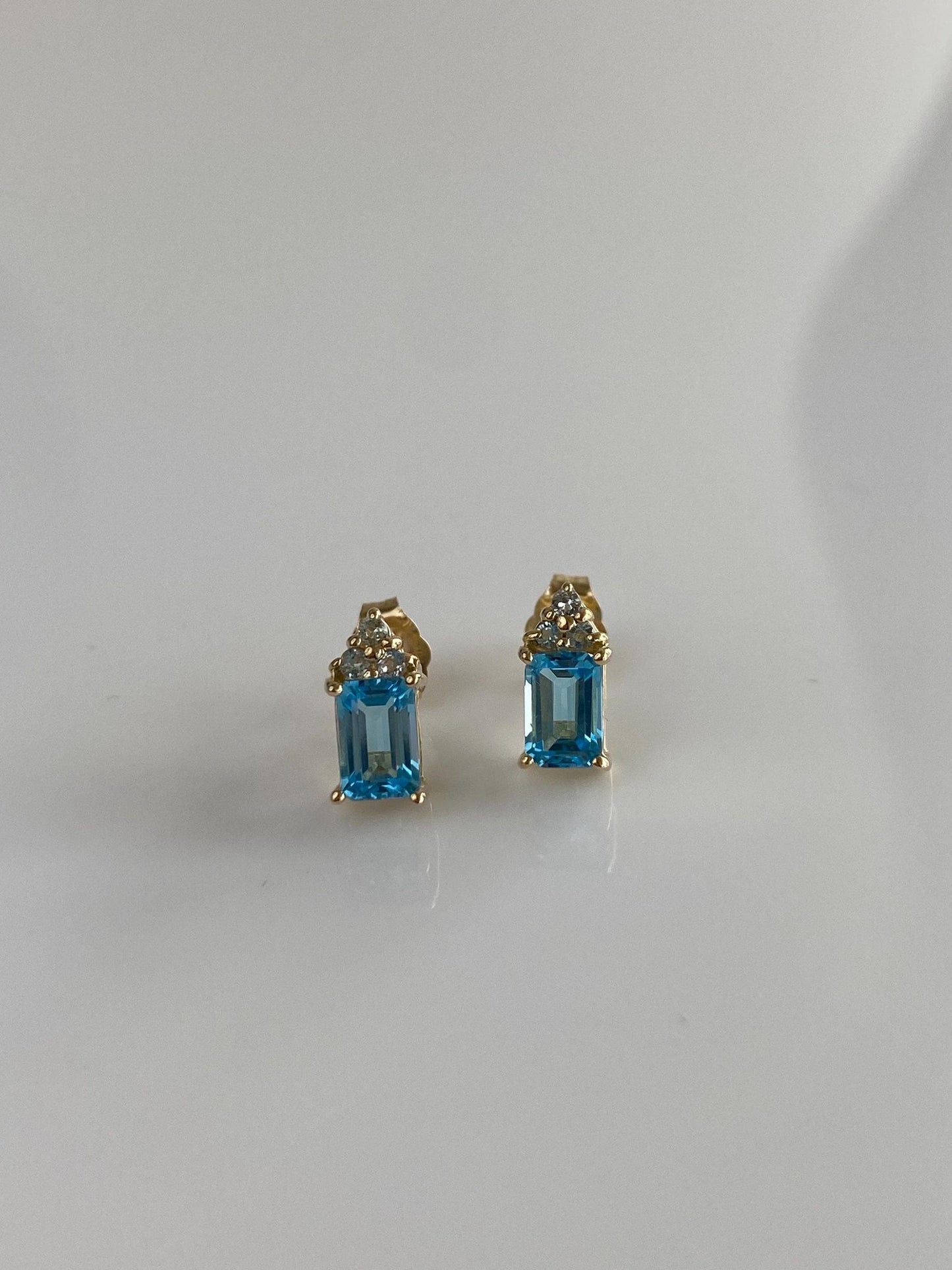 Vintage Solid 10k Yellow Gold Clear & Blue Topaz Stud Earrings