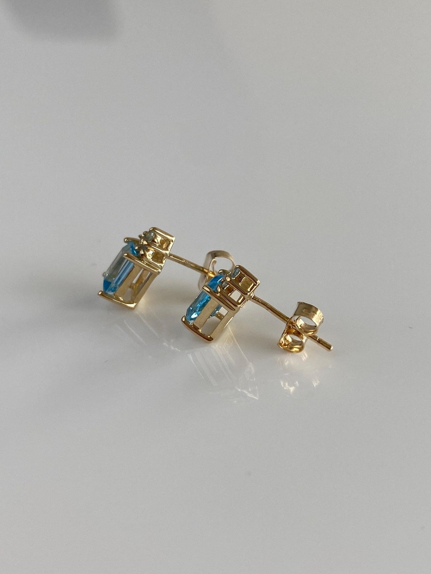 Vintage Solid 10k Yellow Gold Clear & Blue Topaz Stud Earrings