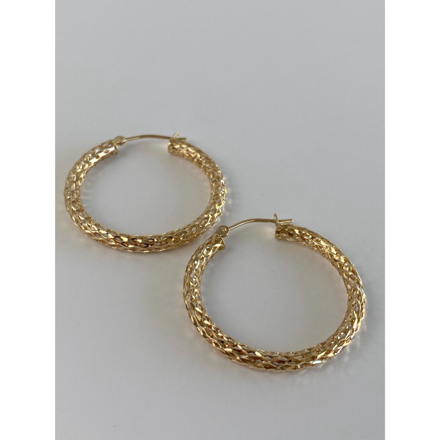 Vintage 14k Yellow Gold Diamond Cut Woven Hoop Earrings
