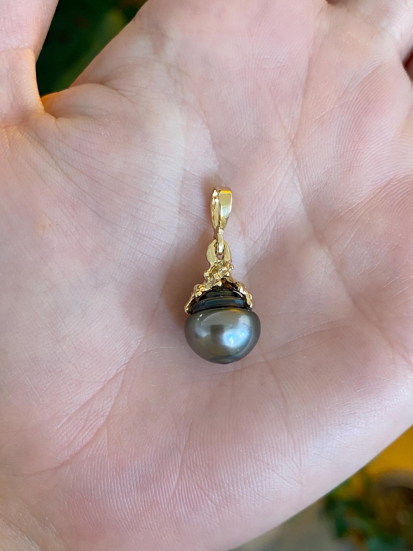 Vintage Solid 14k Yellow Gold Organic Grey Baroque Pearl Charm
