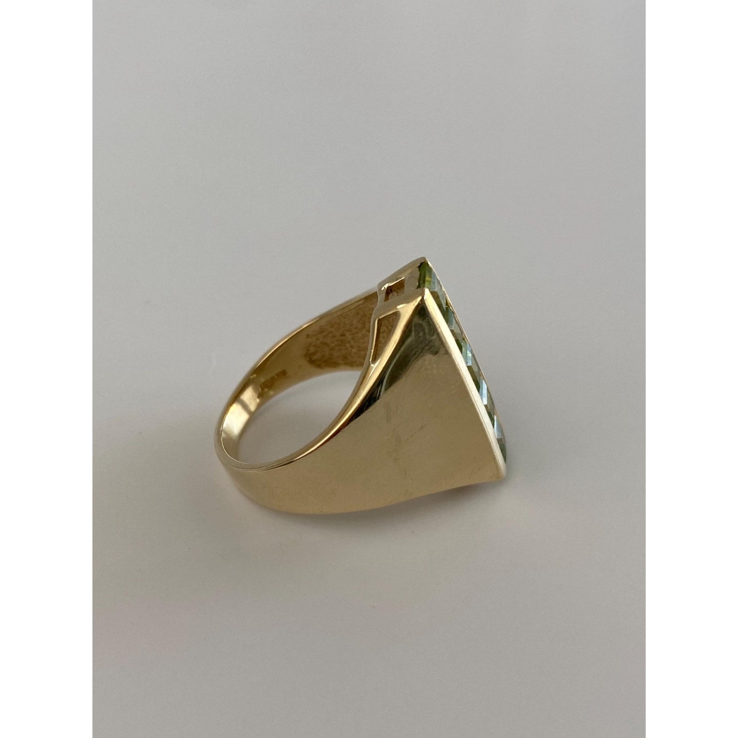 Solid 14k Yellow Gold Peridot Row Ring - Size 7