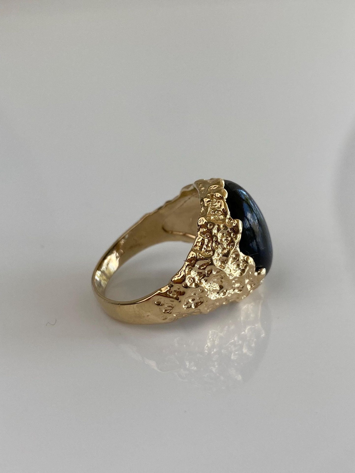 Vintage Solid 14k Yellow Gold Black Stromatolite Signet Ring - Size 8