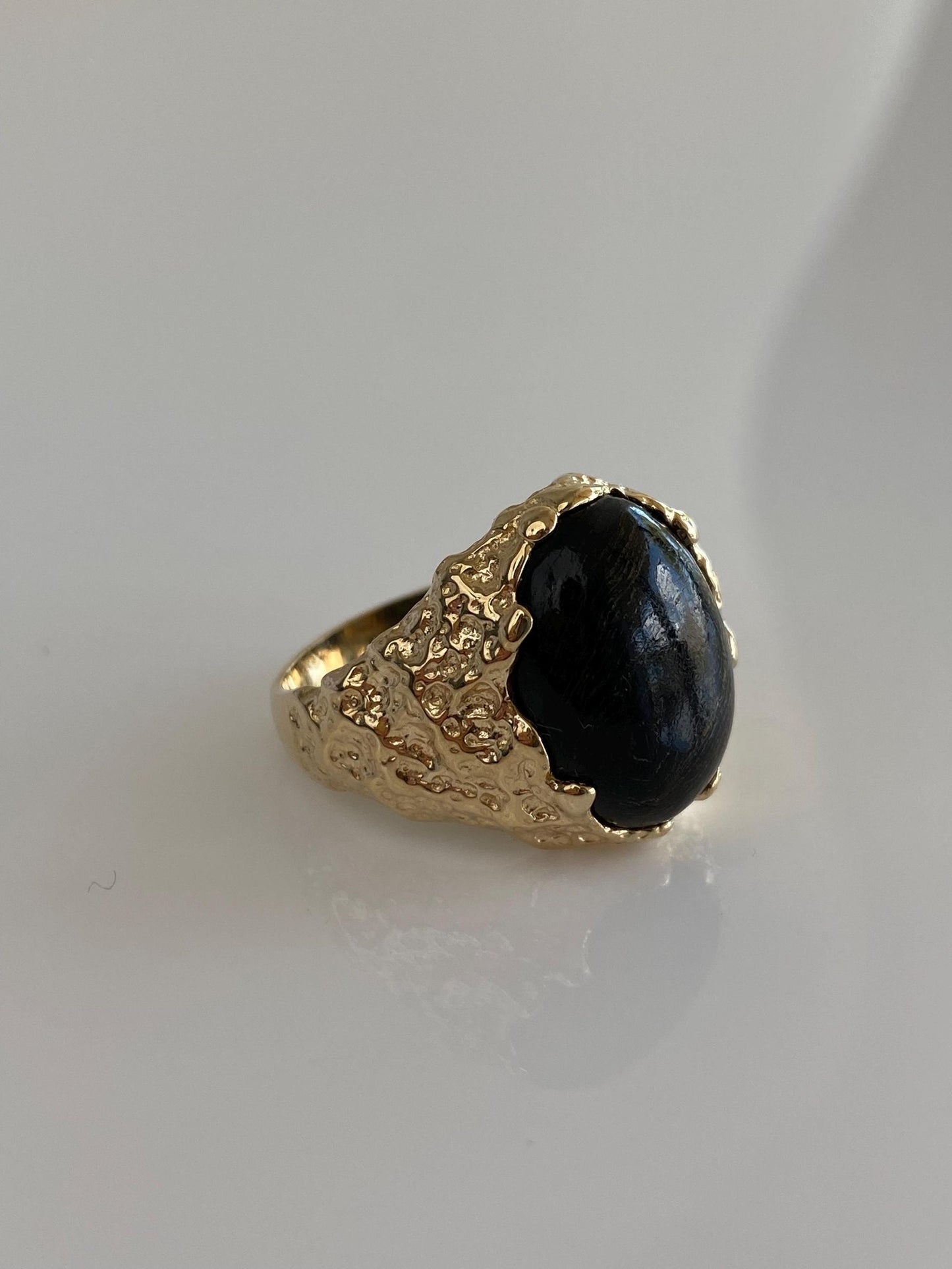 Vintage Solid 14k Yellow Gold Black Stromatolite Signet Ring - Size 8