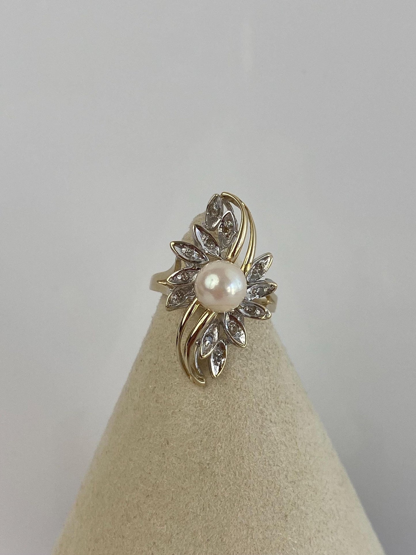 Vintage Solid 14k White & Yellow Gold Pearl Diamond Ring - Size 6.75