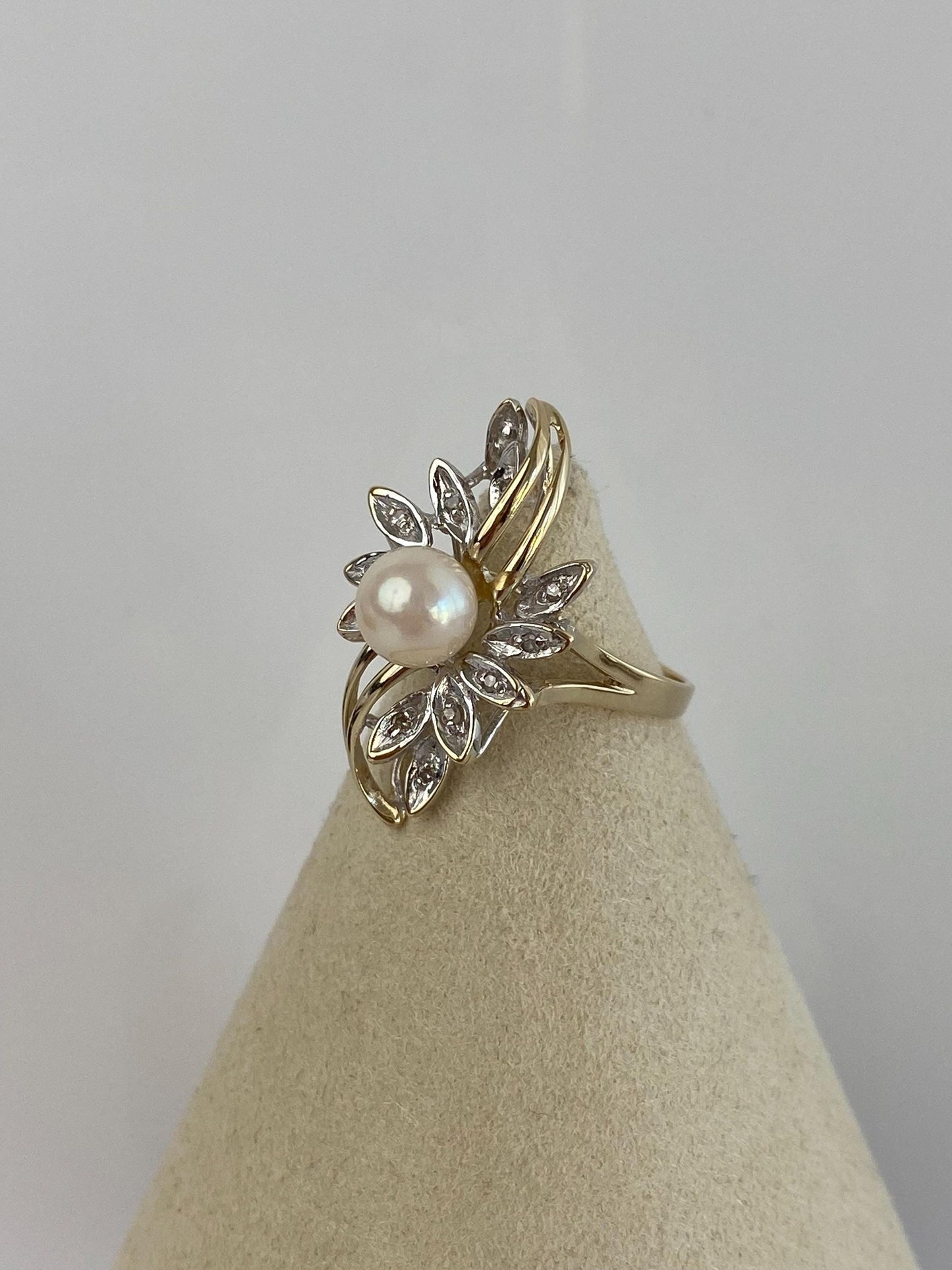Vintage Solid 14k White & Yellow Gold Pearl Diamond Ring - Size 6.75