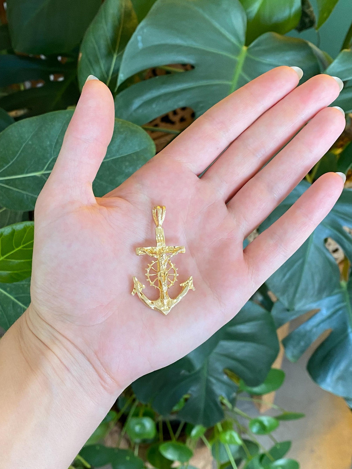 Vintage Solid 14k Yellow Gold Diamond Cut Crucifix Helm Anchor Charm