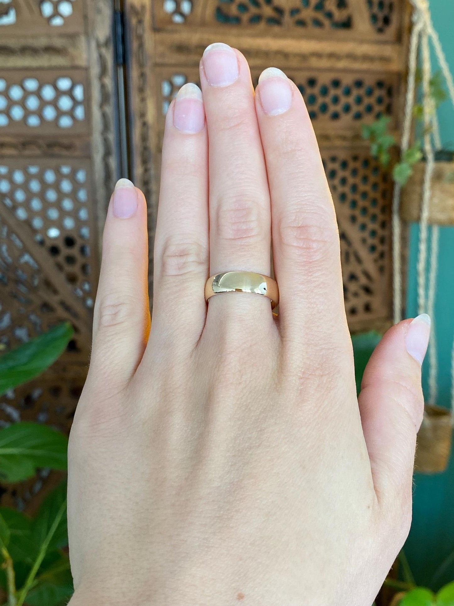 Vintage Solid 14k Yellow Gold Ring Band - Size 8.25