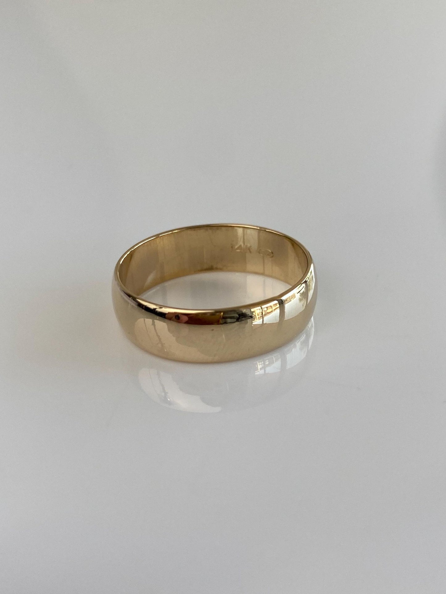 Vintage Solid 14k Yellow Gold Ring Band - Size 8.25