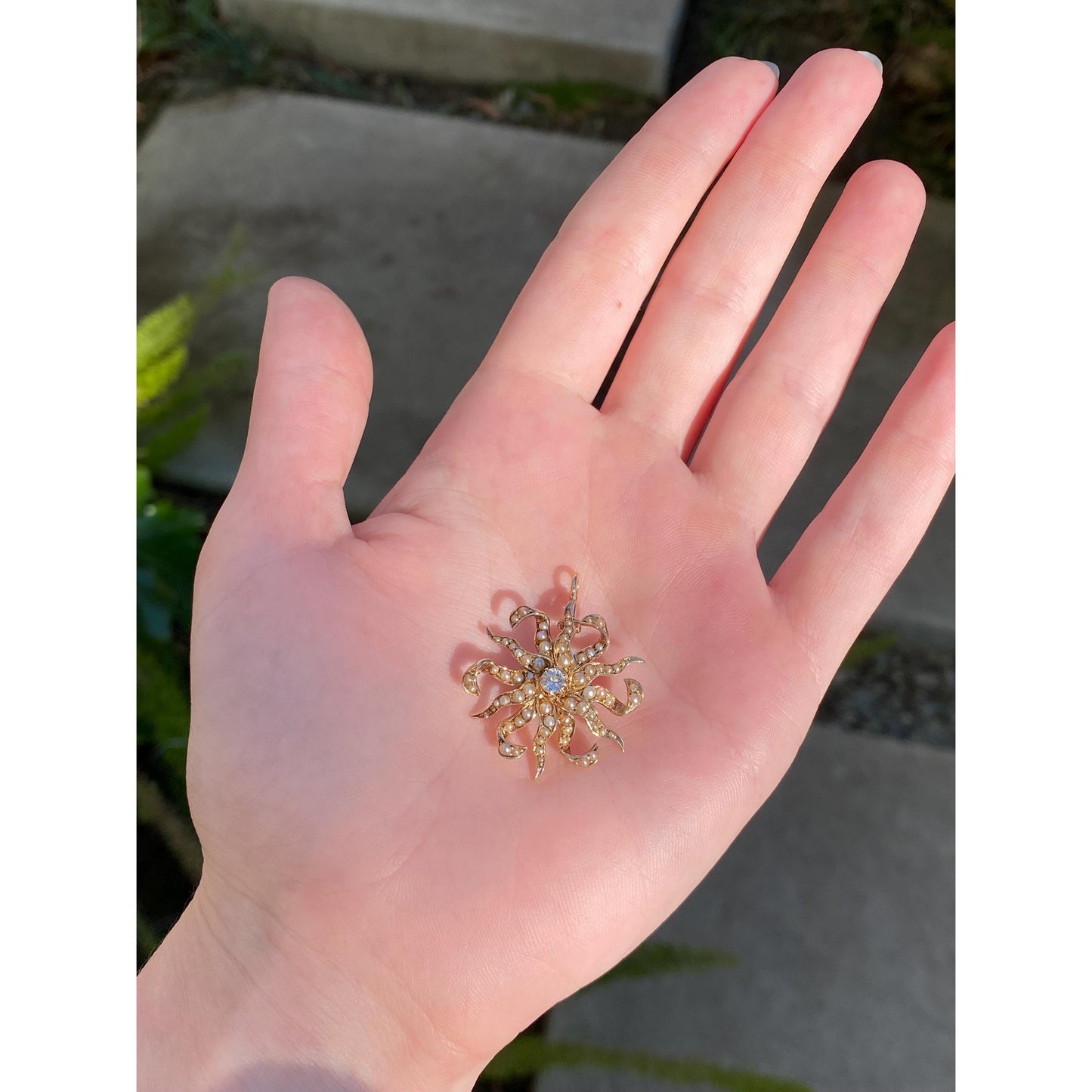 Vintage Solid 14k Yellow Gold Diamond Seed Pearl Wavy Star Charm