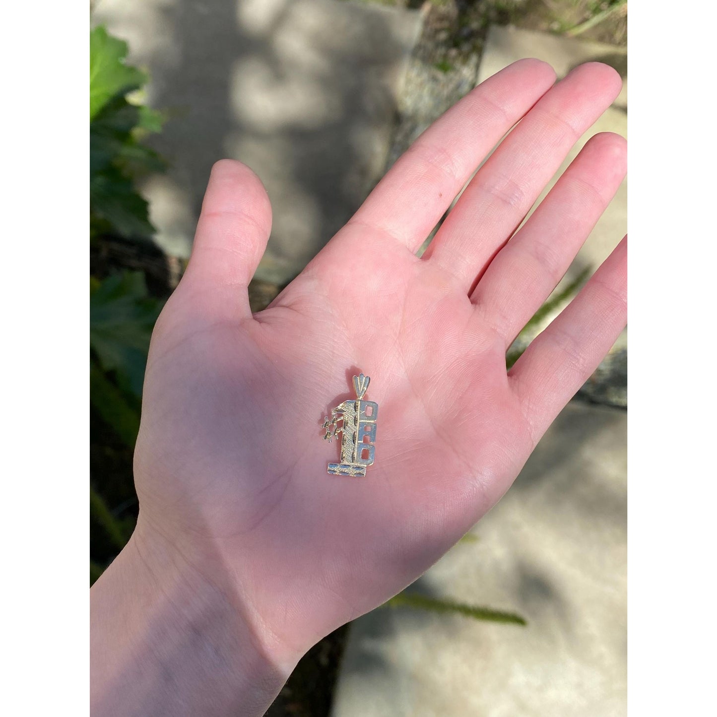 Vintage Solid 14k Yellow Gold Diamond Cut '#1 Dad' Charm