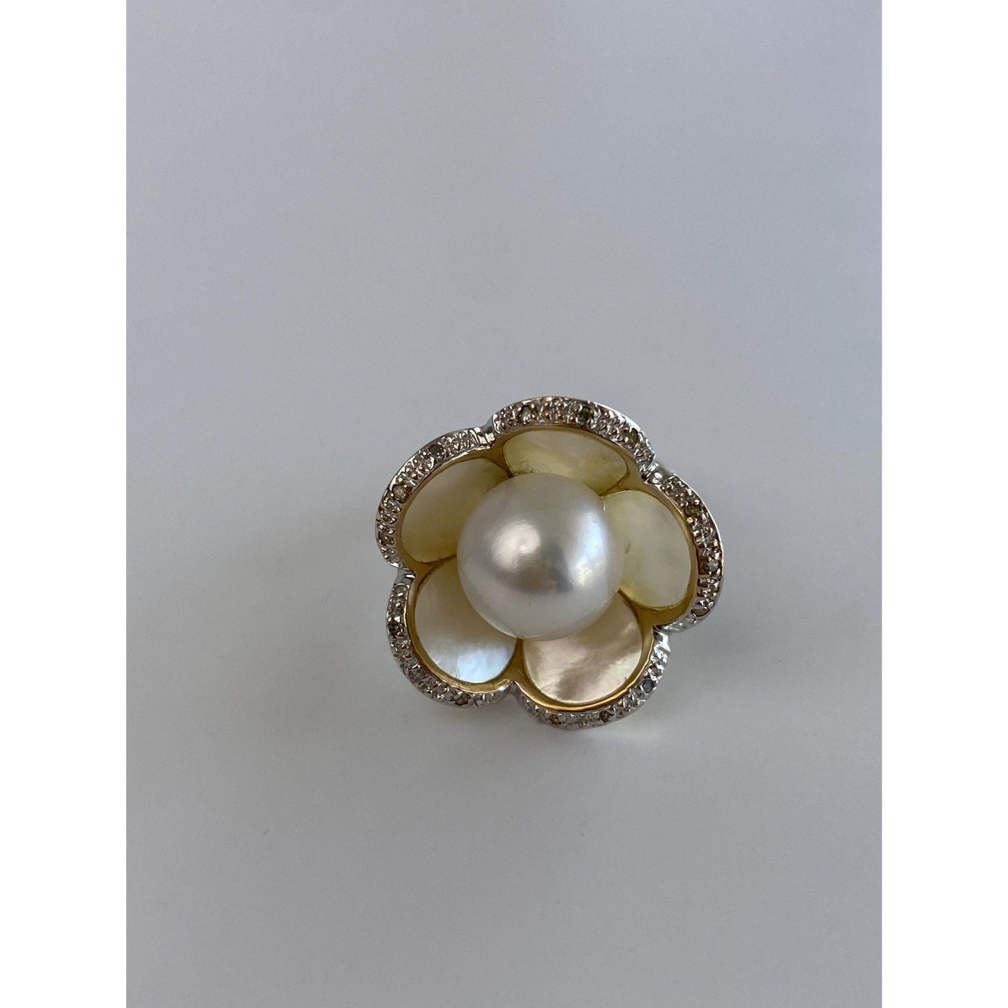 Solid 14k Yellow Gold Diamond Mother of Pearl Pearl Flower Ring - Size 5.5