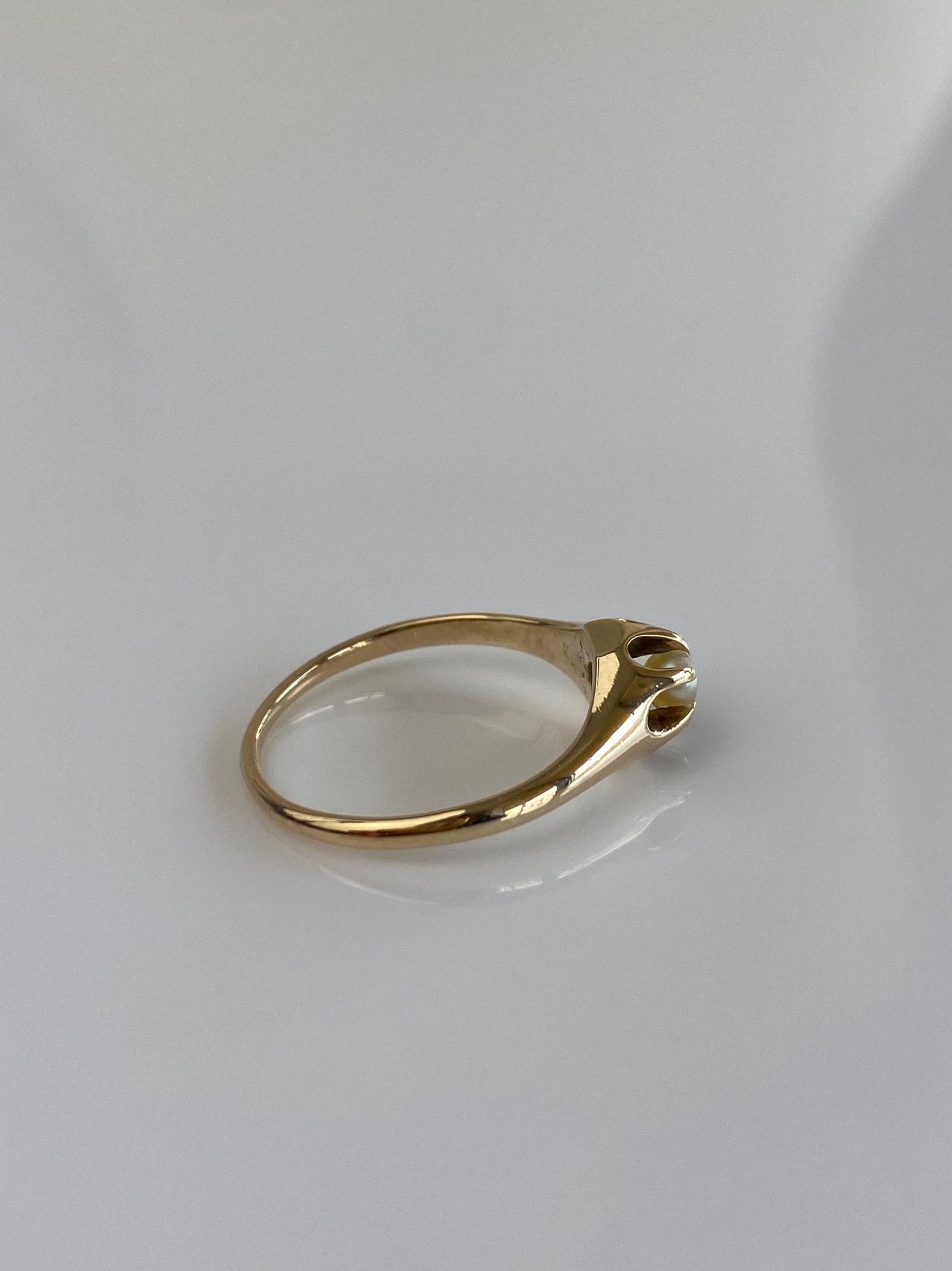 Vintage Solid 14k Yellow Gold Pearl Ring - Size 6