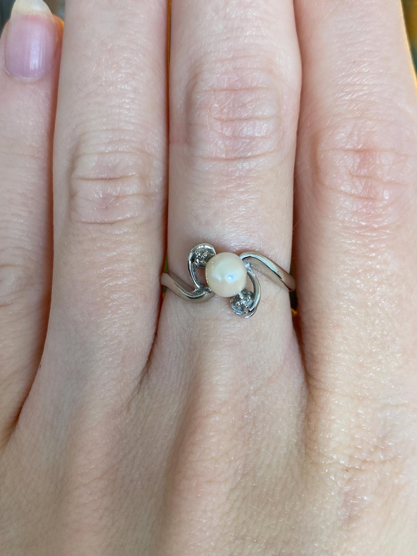 Vintage Solid 14k White Gold Pearl Diamond Twist Ring - Size 6.25