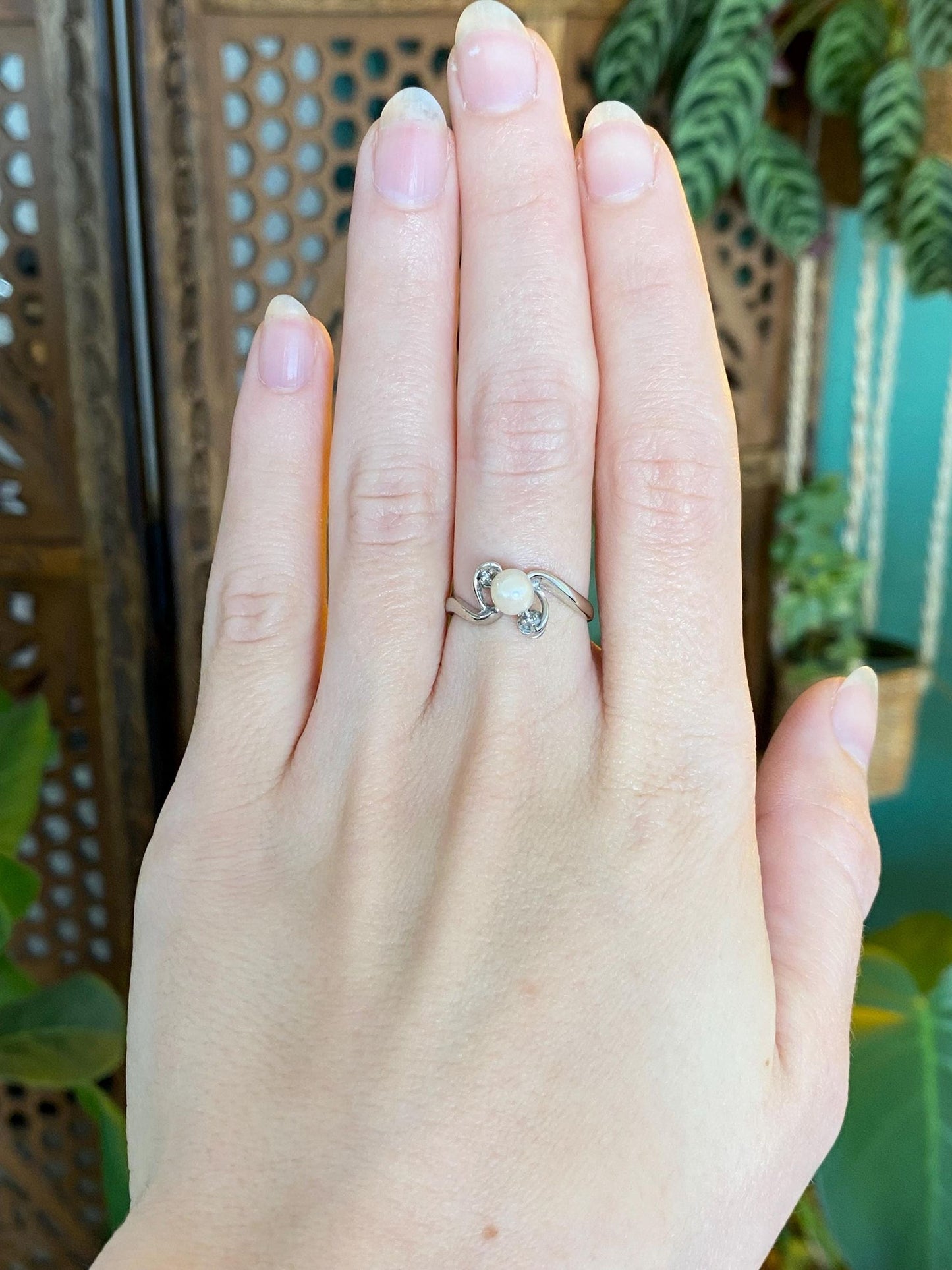 Vintage Solid 14k White Gold Pearl Diamond Twist Ring - Size 6.25