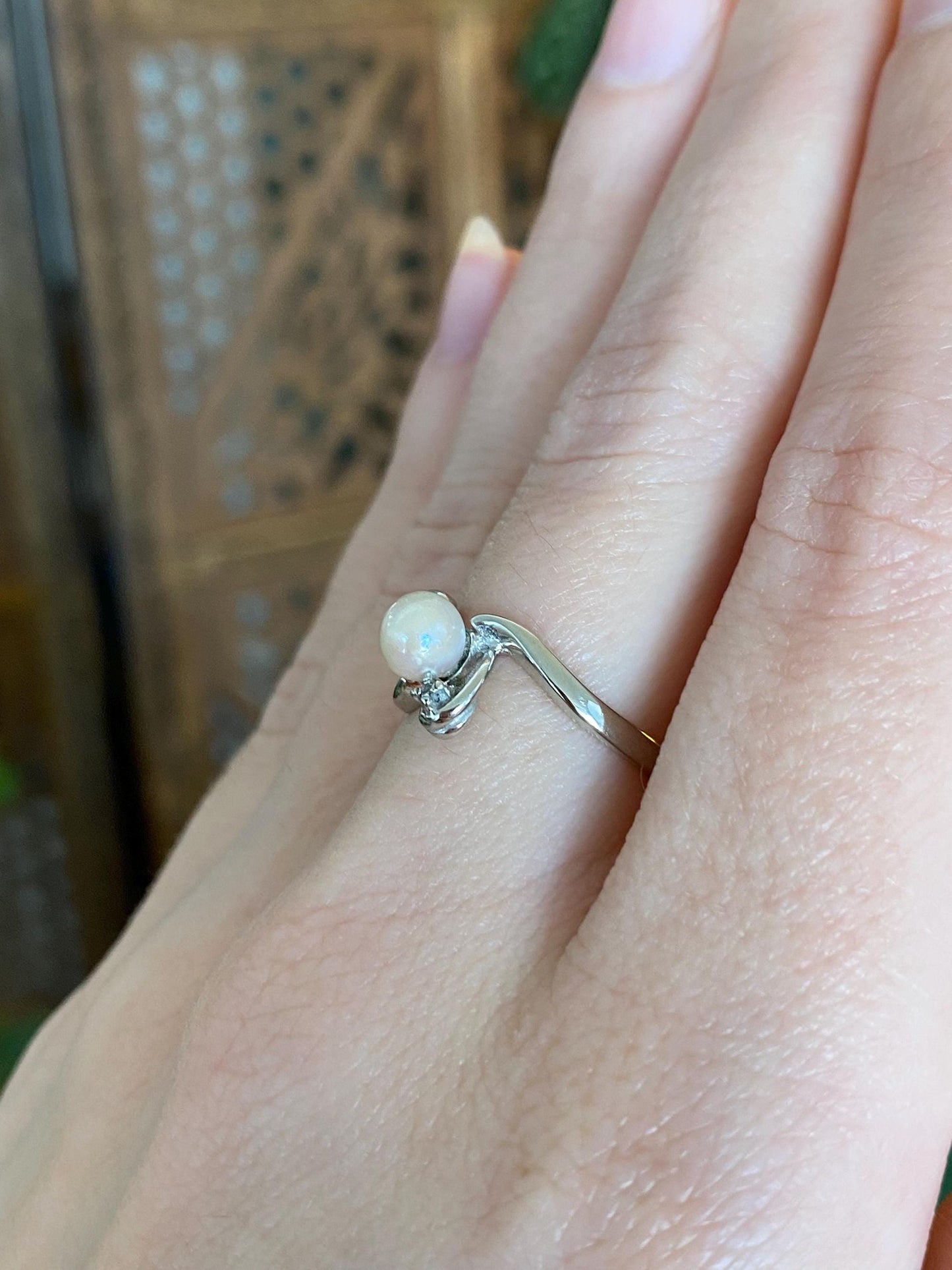 Vintage Solid 14k White Gold Pearl Diamond Twist Ring - Size 6.25