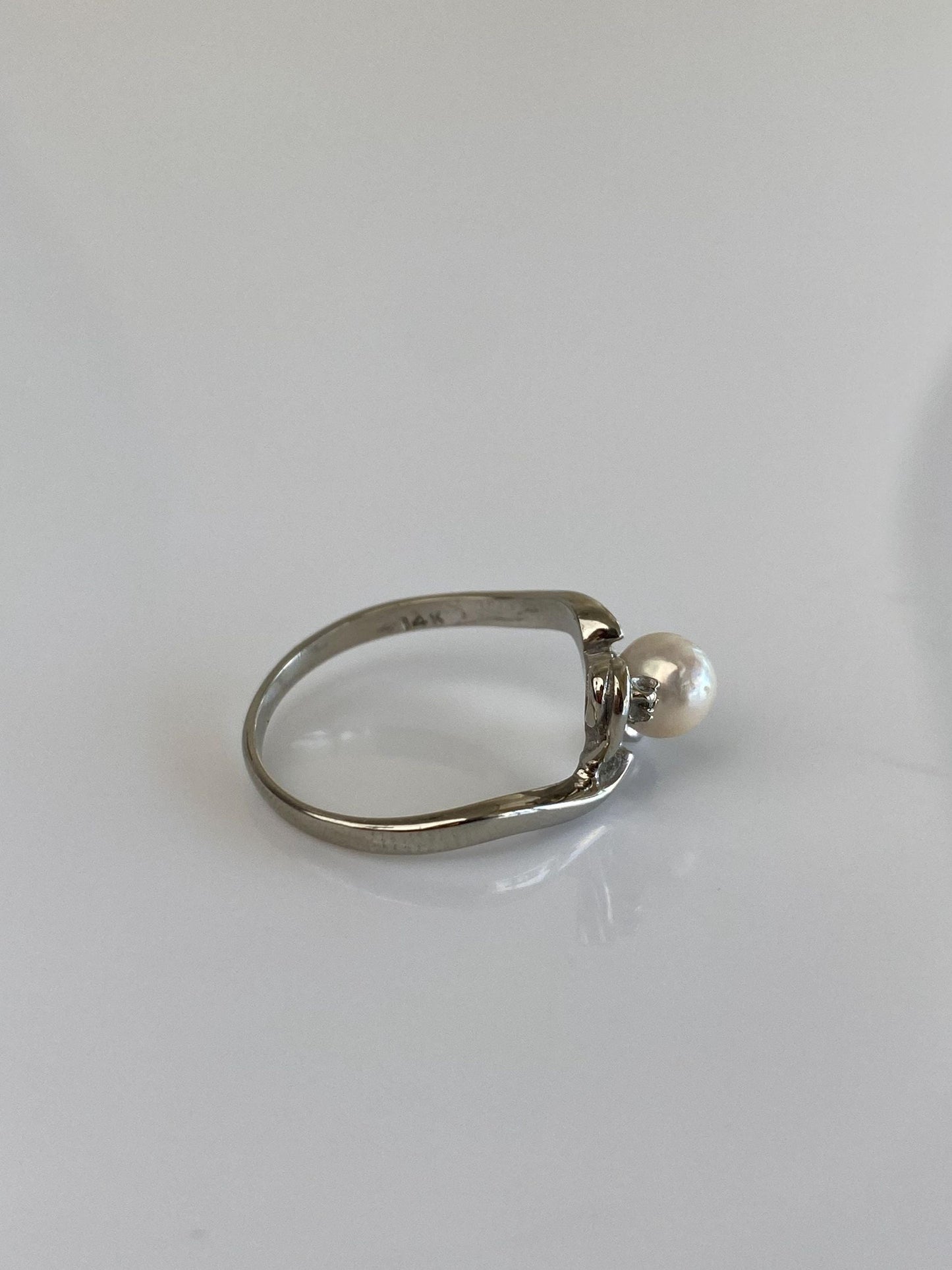 Vintage Solid 14k White Gold Pearl Diamond Twist Ring - Size 6.25