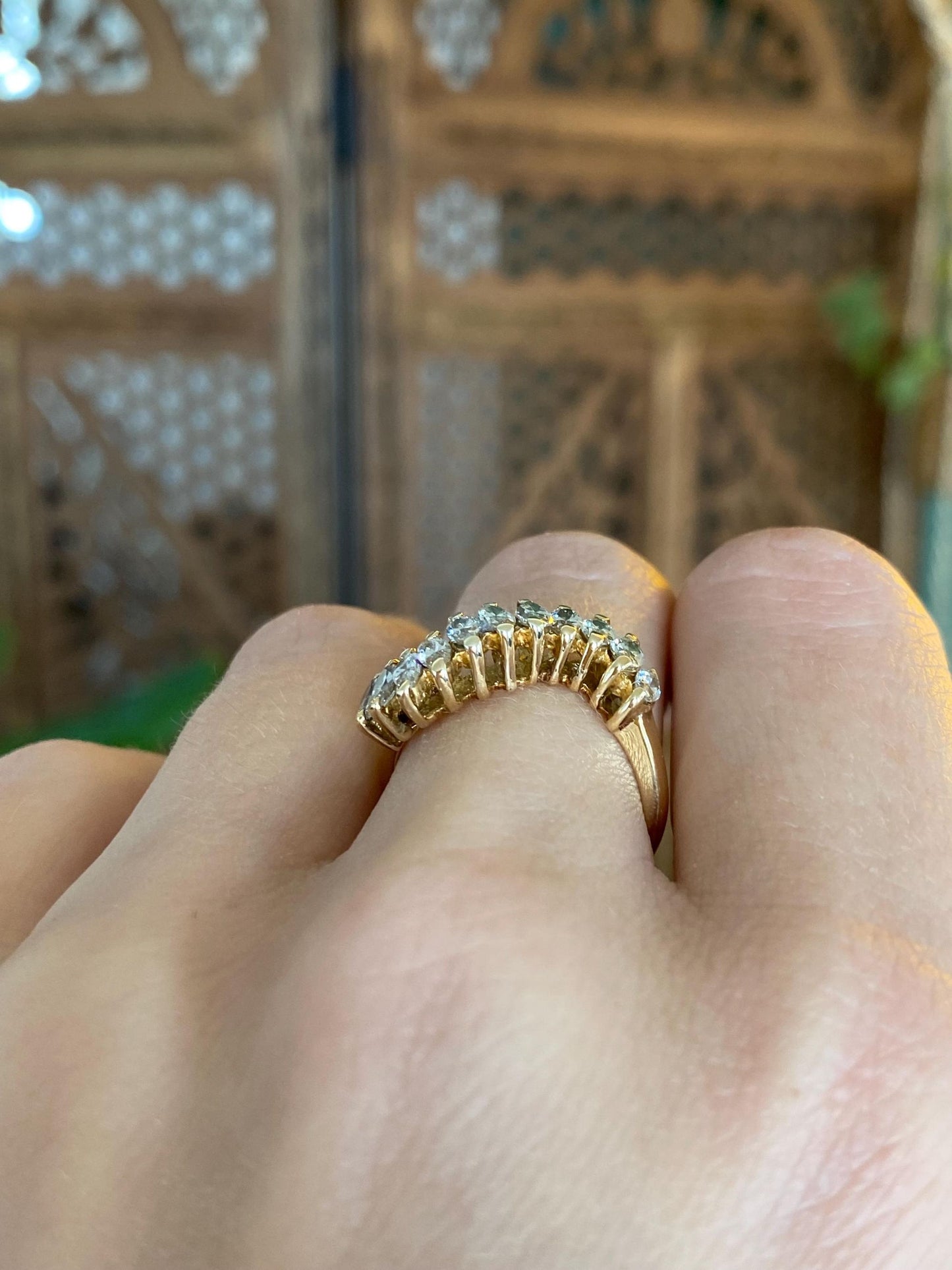 Vintage Solid 18k Yellow Gold Diamond Wavy Ring Band - Size 6.25