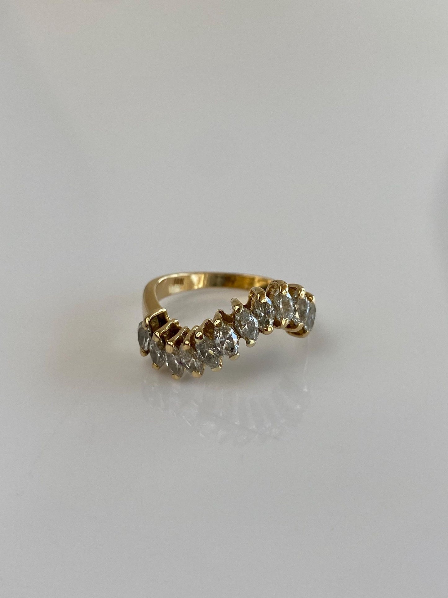 Vintage Solid 18k Yellow Gold Diamond Wavy Ring Band - Size 6.25