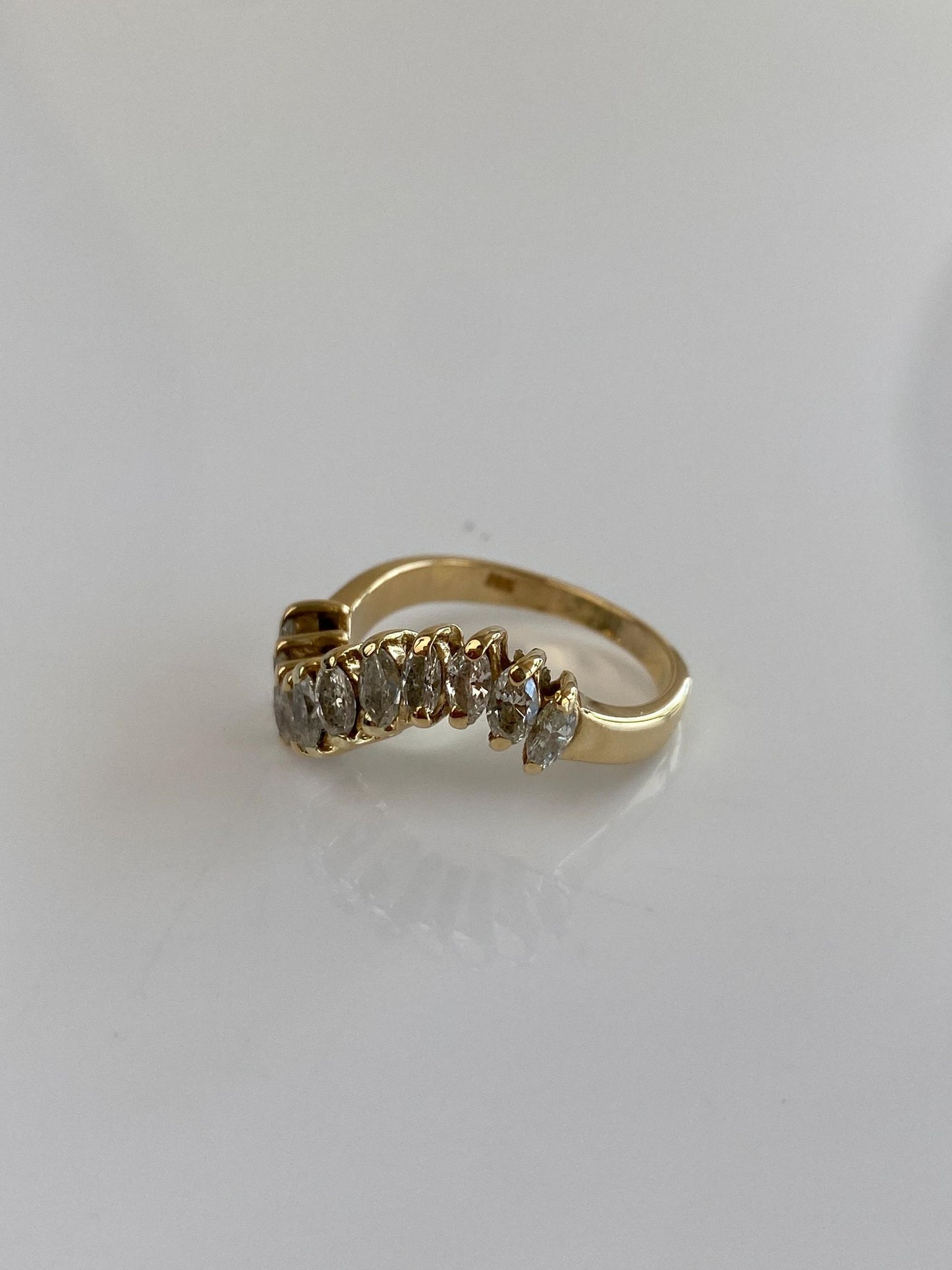 Vintage Solid 18k Yellow Gold Diamond Wavy Ring Band - Size 6.25