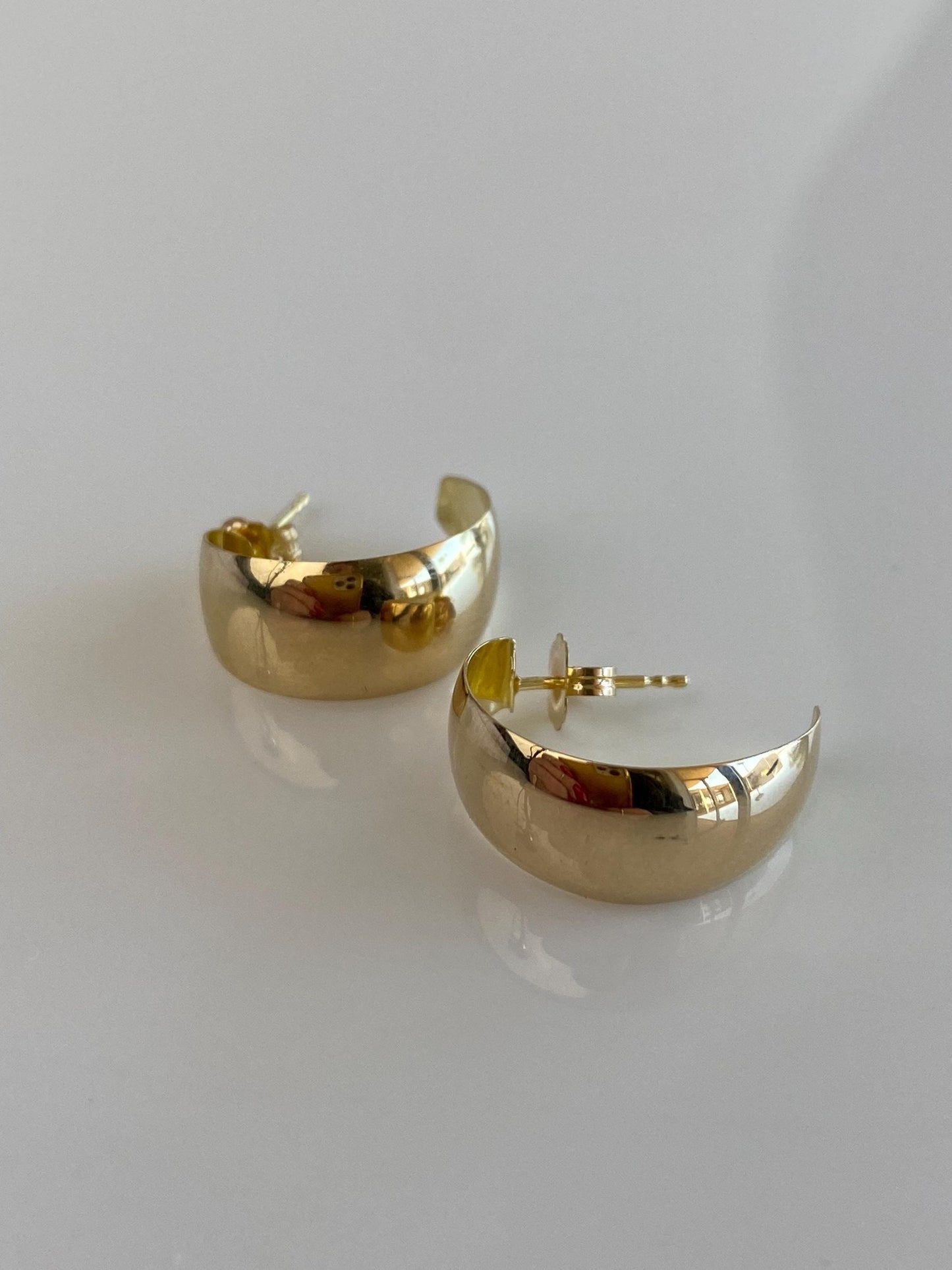 Vintage Solid 14k Yellow Gold Tapered Hoop Stud Earrings