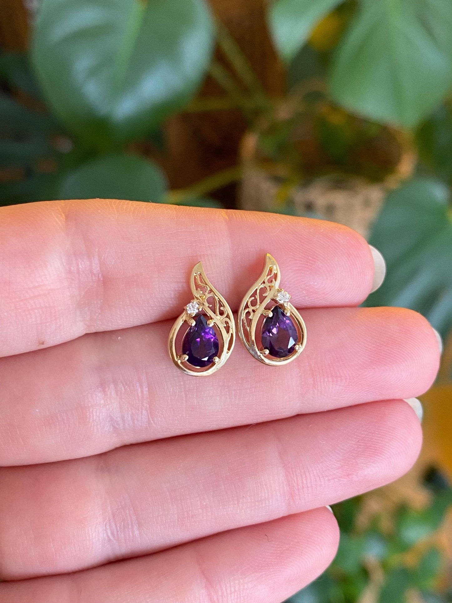 Vintage Solid 14k Yellow Gold Amethyst Diamond Stud Earrings