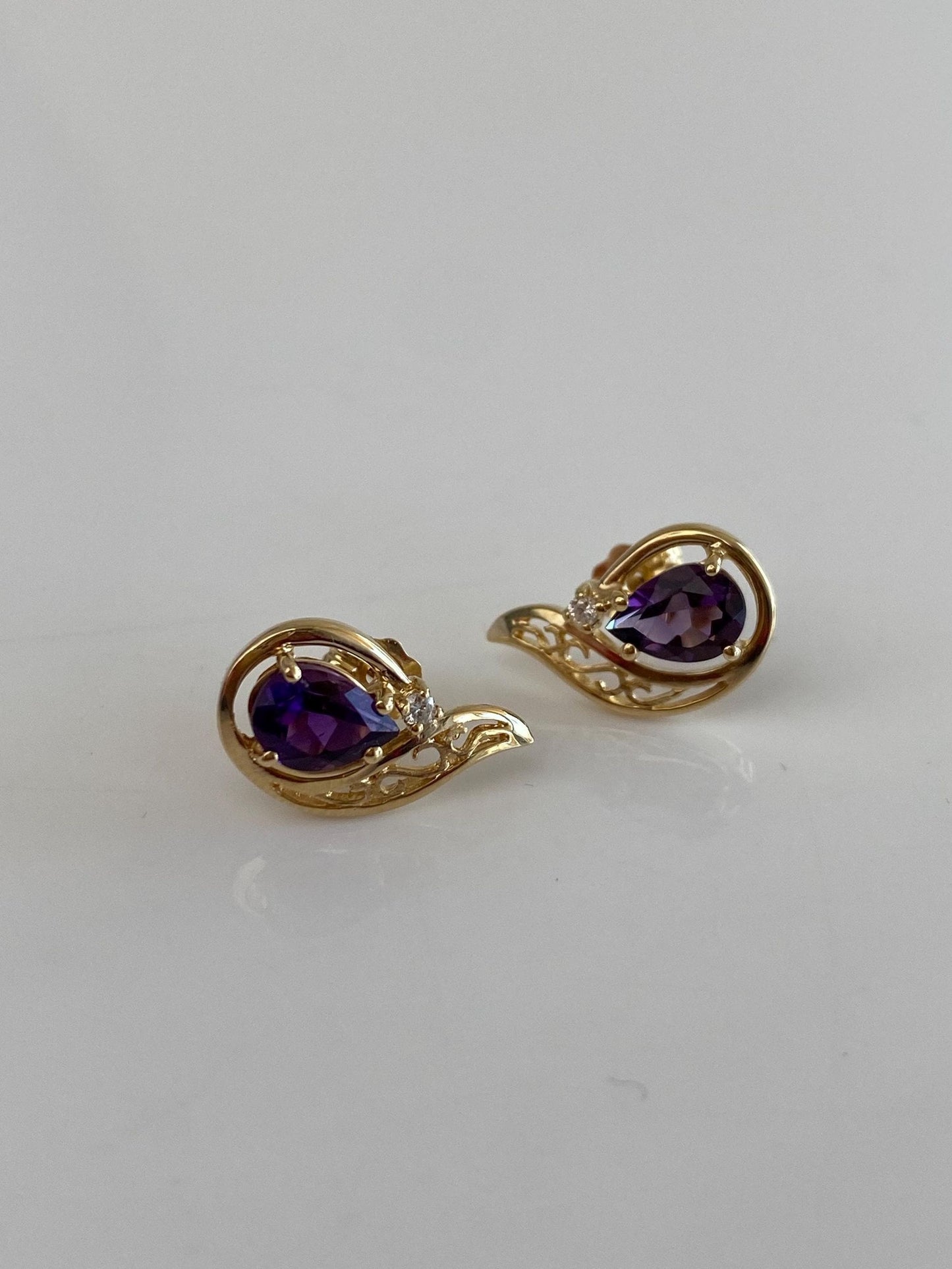 Vintage Solid 14k Yellow Gold Amethyst Diamond Stud Earrings