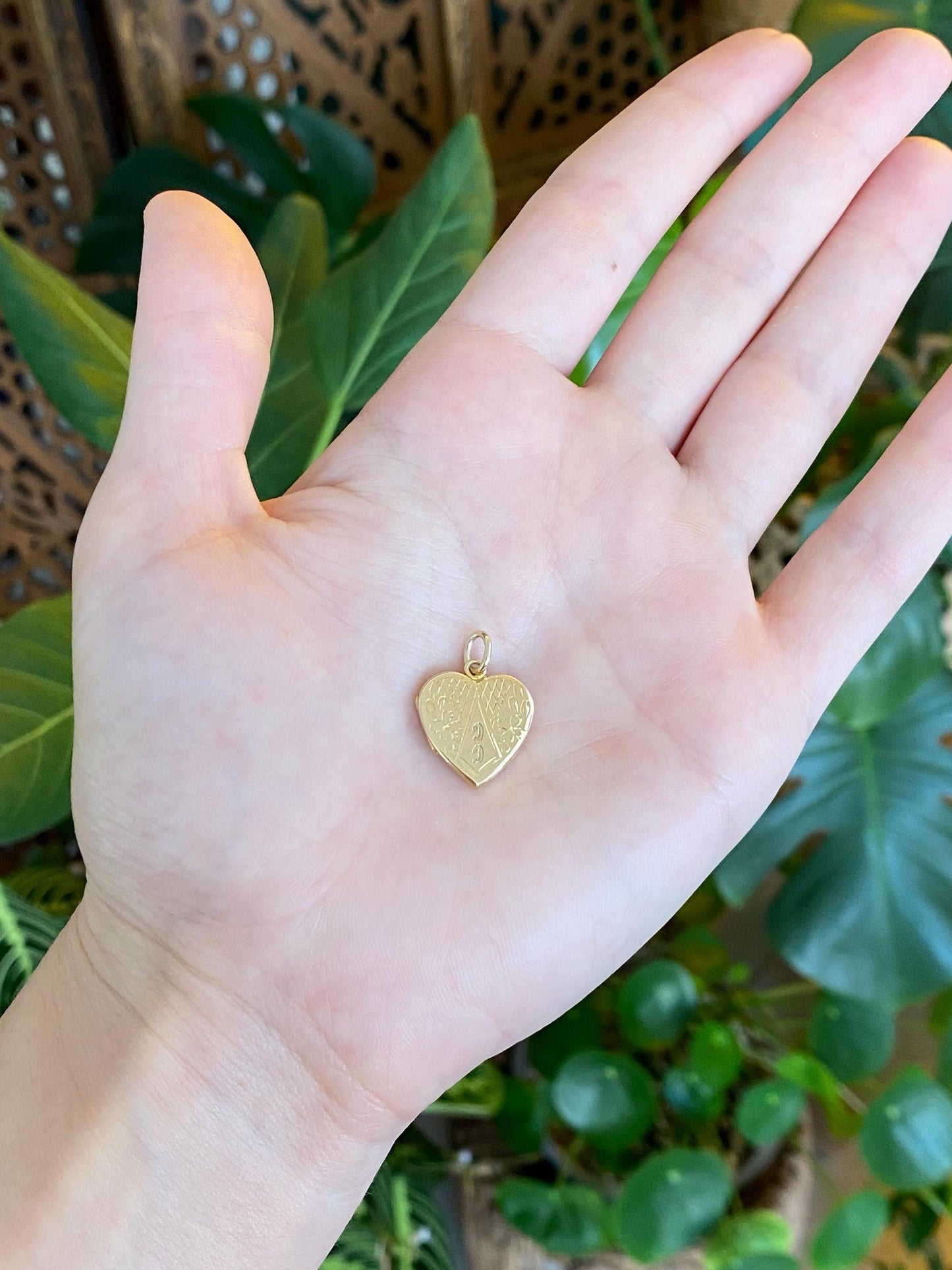 Vintage Solid 9k Yellow Gold Engraved Heart Locket Charm