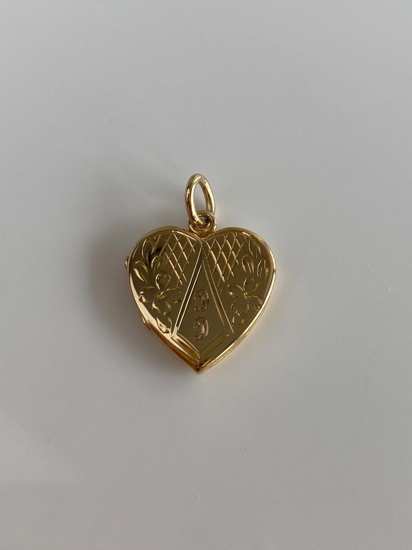 Vintage Solid 9k Yellow Gold Engraved Heart Locket Charm