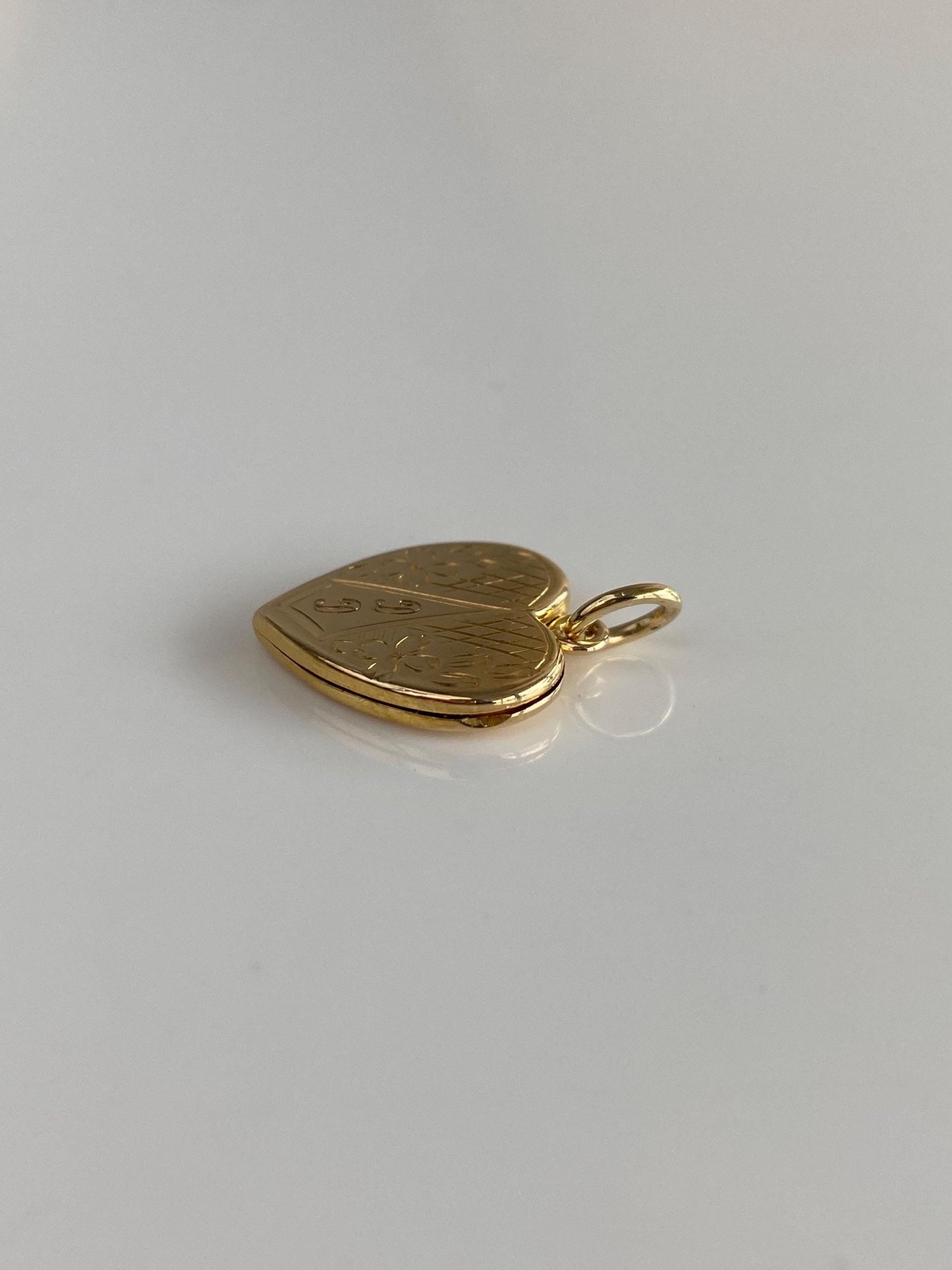 Vintage Solid 9k Yellow Gold Engraved Heart Locket Charm