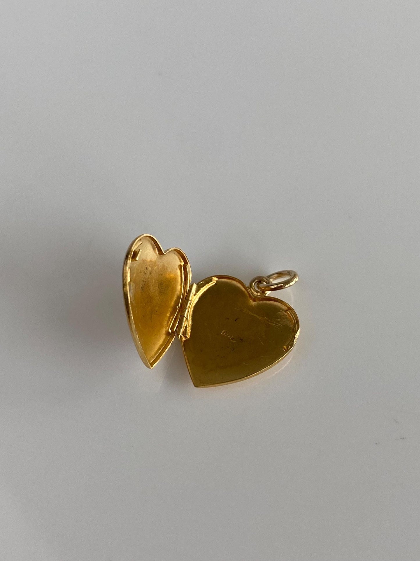 Vintage Solid 9k Yellow Gold Engraved Heart Locket Charm