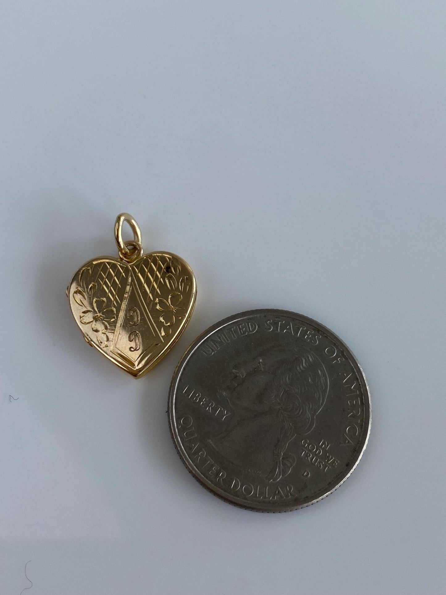 Vintage Solid 9k Yellow Gold Engraved Heart Locket Charm