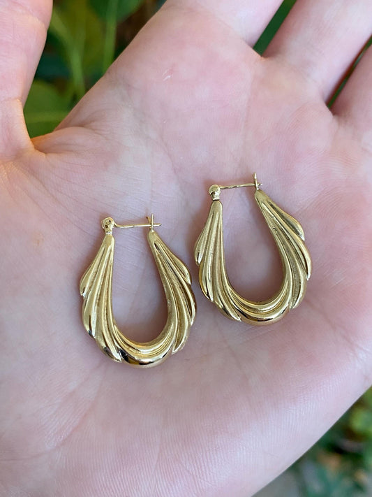 Vintage 14k Yellow Gold Scalloped Hoop Earrings
