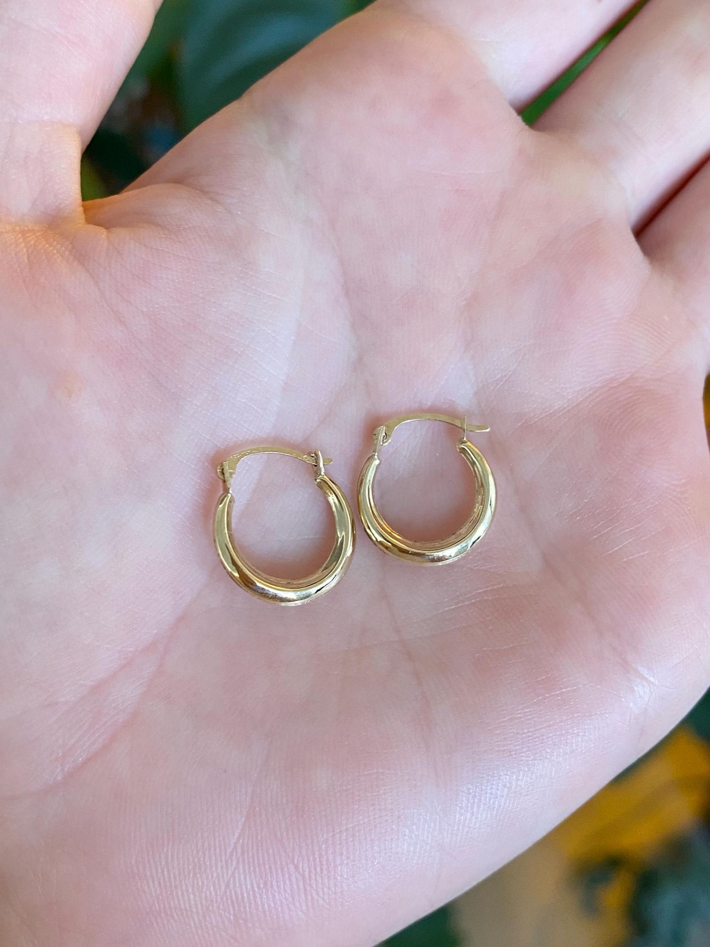 Vintage 10k Yellow Gold Small Hoop Earrings