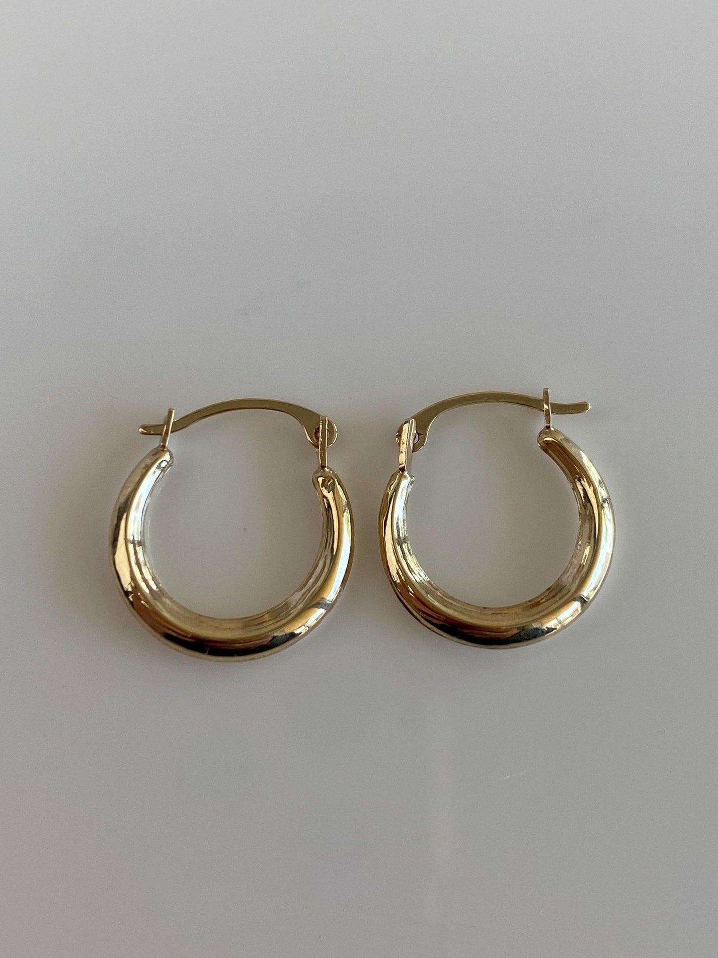 Vintage 10k Yellow Gold Small Hoop Earrings