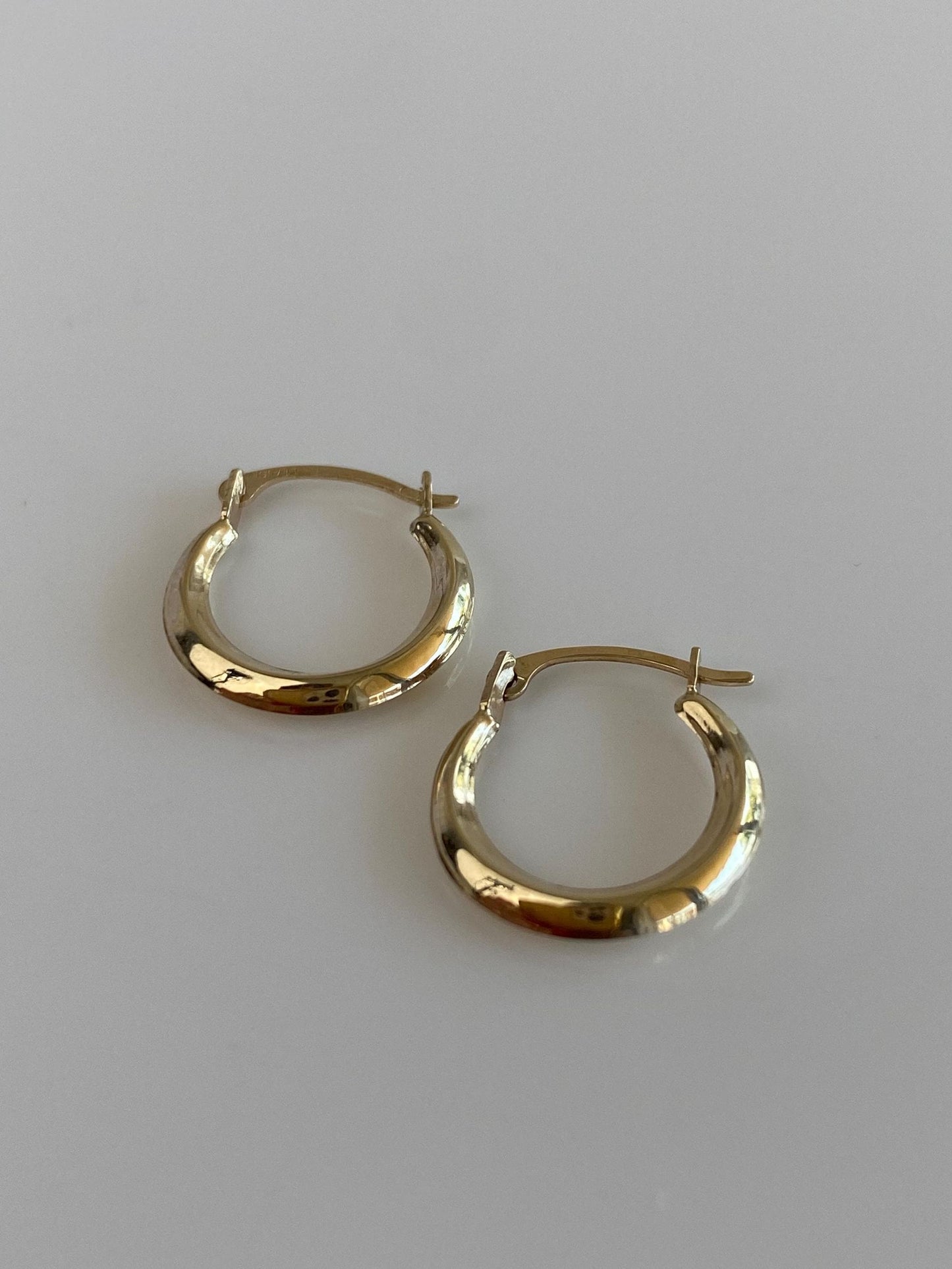 Vintage 10k Yellow Gold Small Hoop Earrings