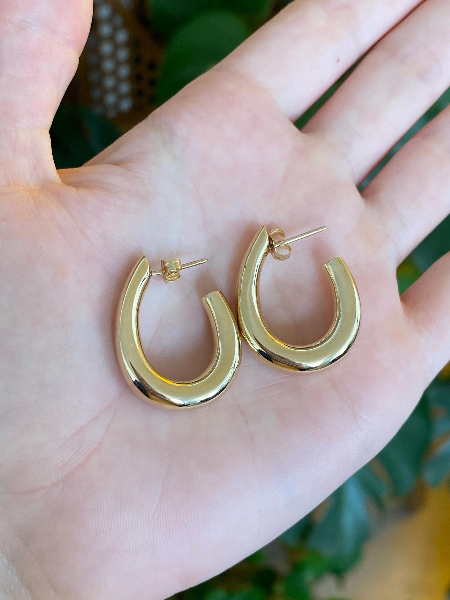 Vintage 14k Yellow Gold Oval Hoop Earrings