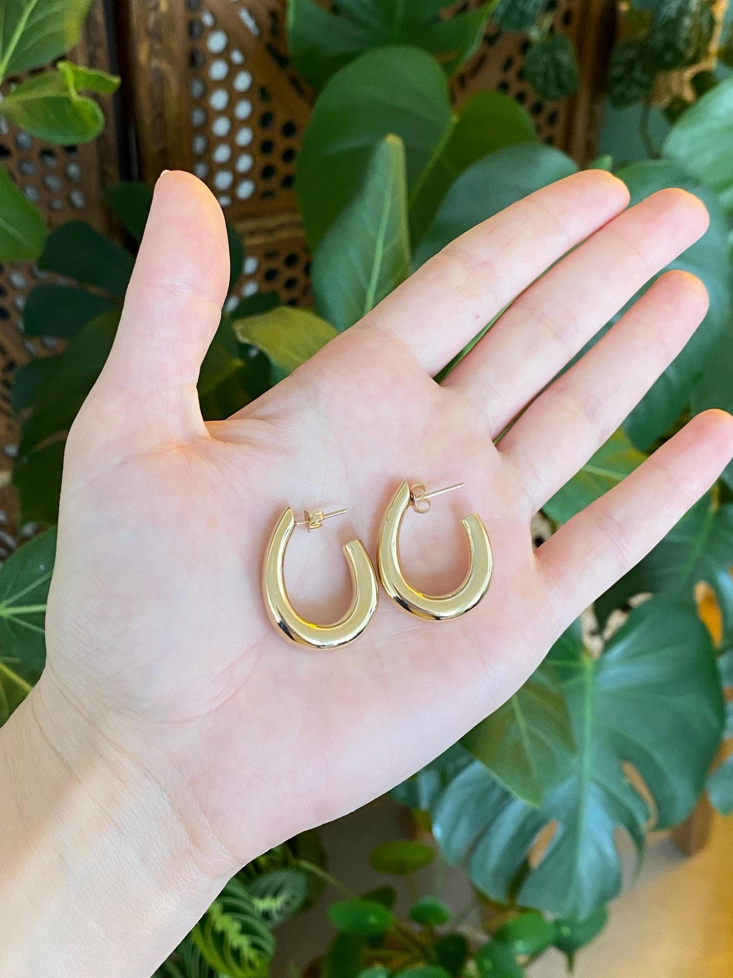 Vintage 14k Yellow Gold Oval Hoop Earrings