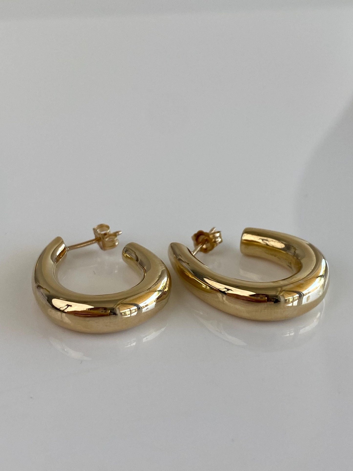 Vintage 14k Yellow Gold Oval Hoop Earrings