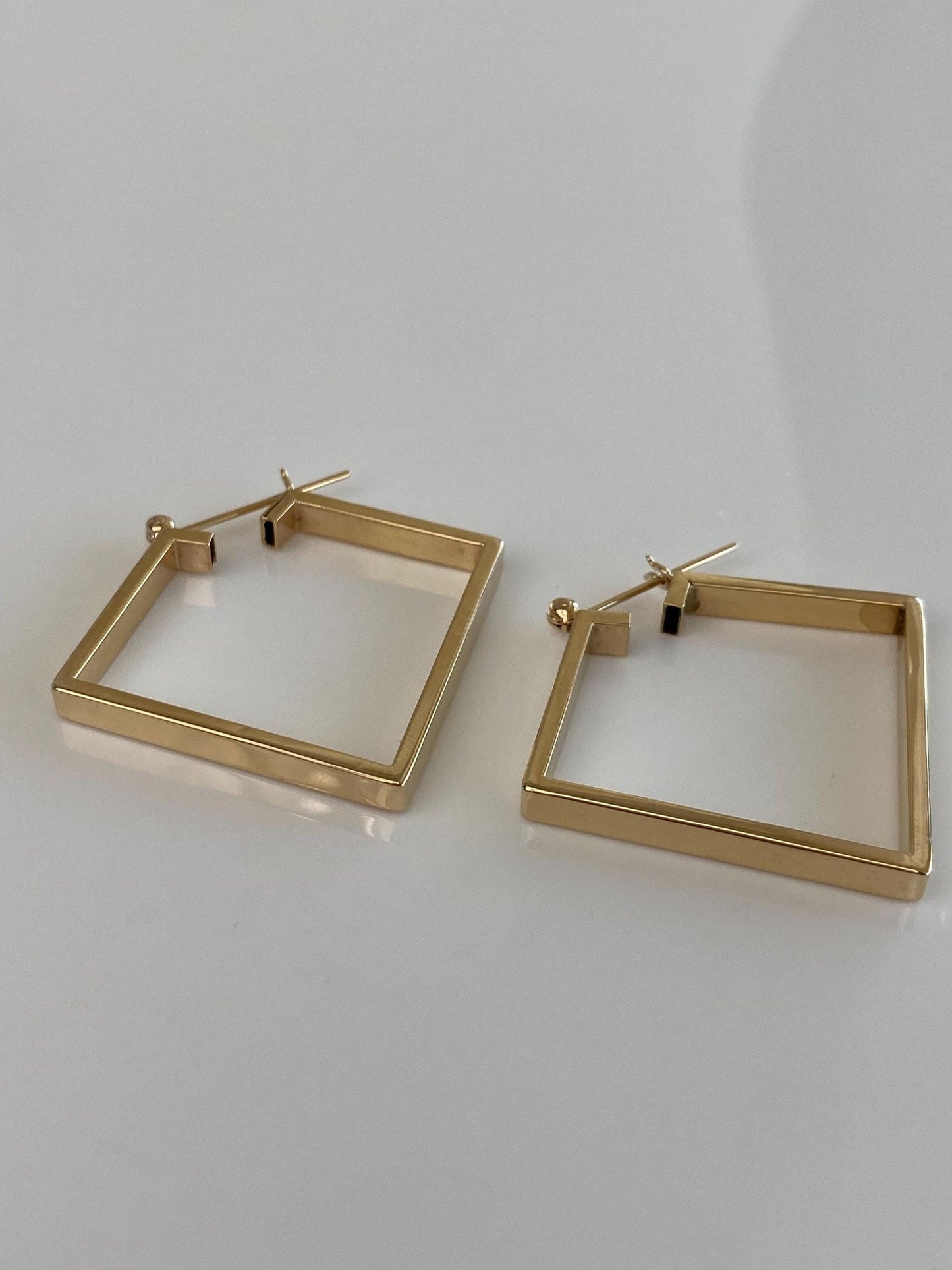 Vintage 14k Yellow Gold Square Straight Edge Hoop Earrings
