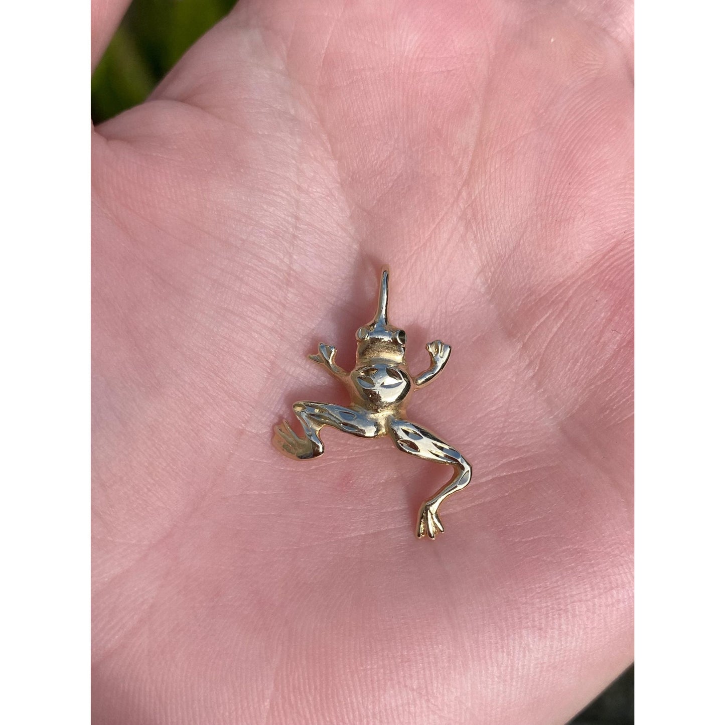 Vintage Solid 14k Yellow Gold Diamond Cut Frog Charm