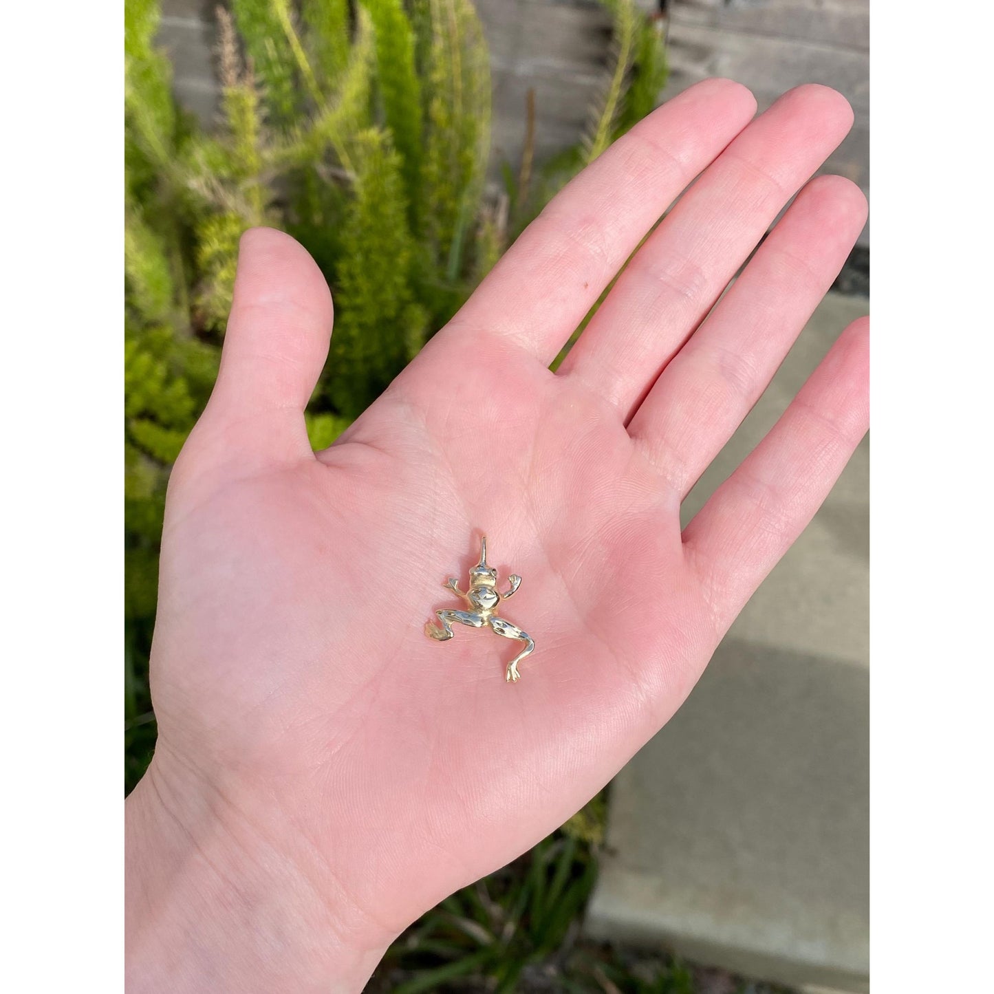 Vintage Solid 14k Yellow Gold Diamond Cut Frog Charm