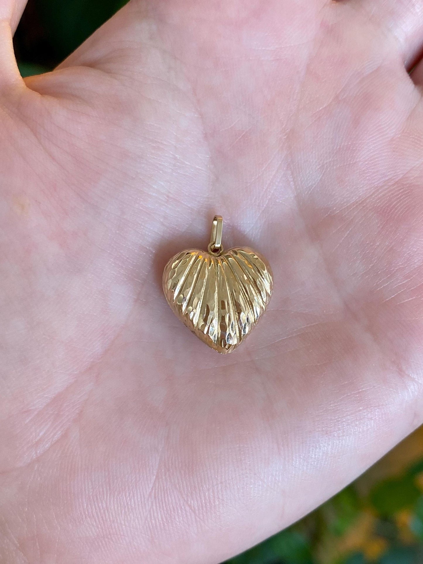 Vintage 14k Yellow Gold Diamond Cut Fluted Puffy Heart Charm